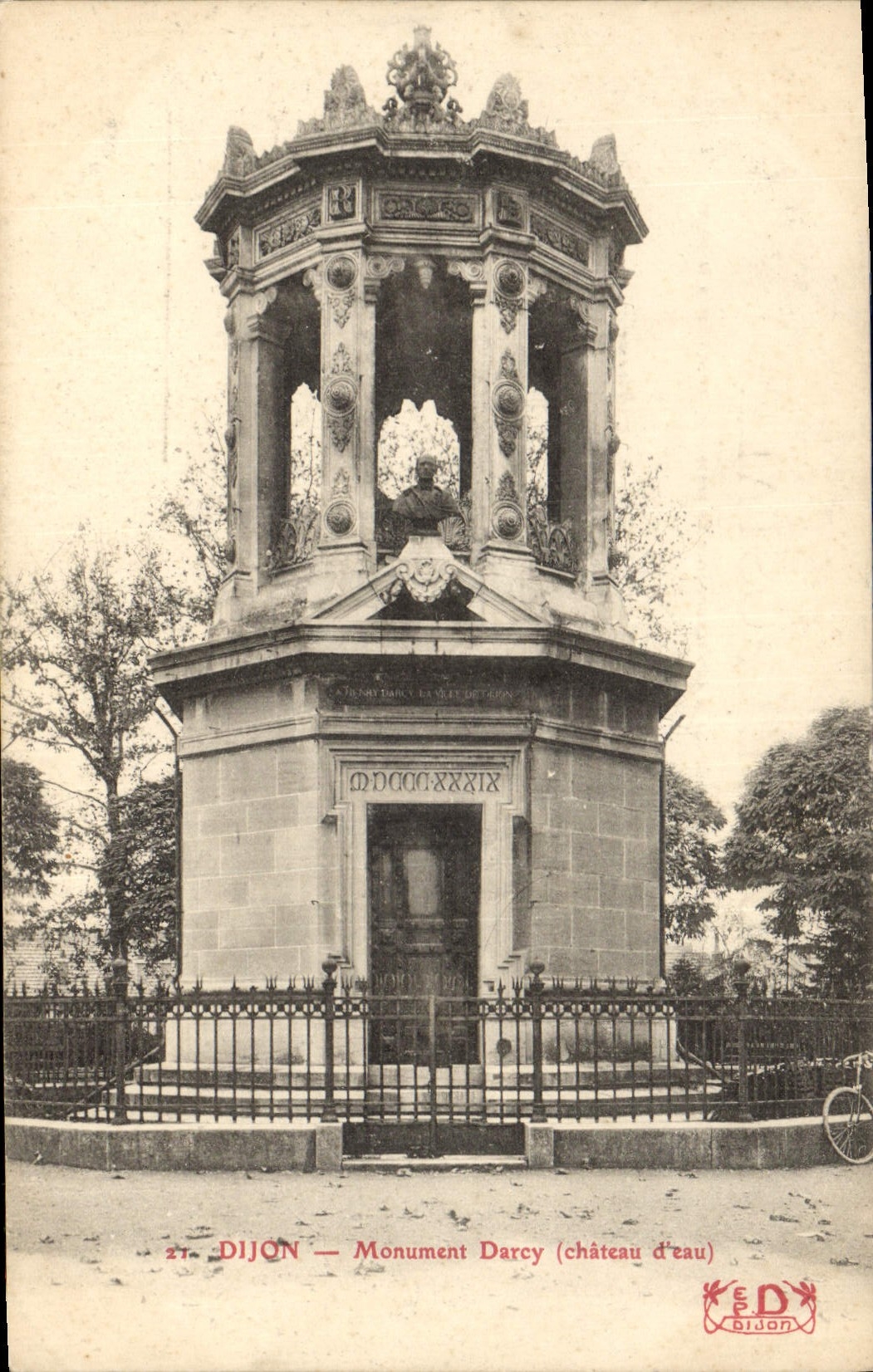 CPA Chateau d'eau Monument Darcy Dijon