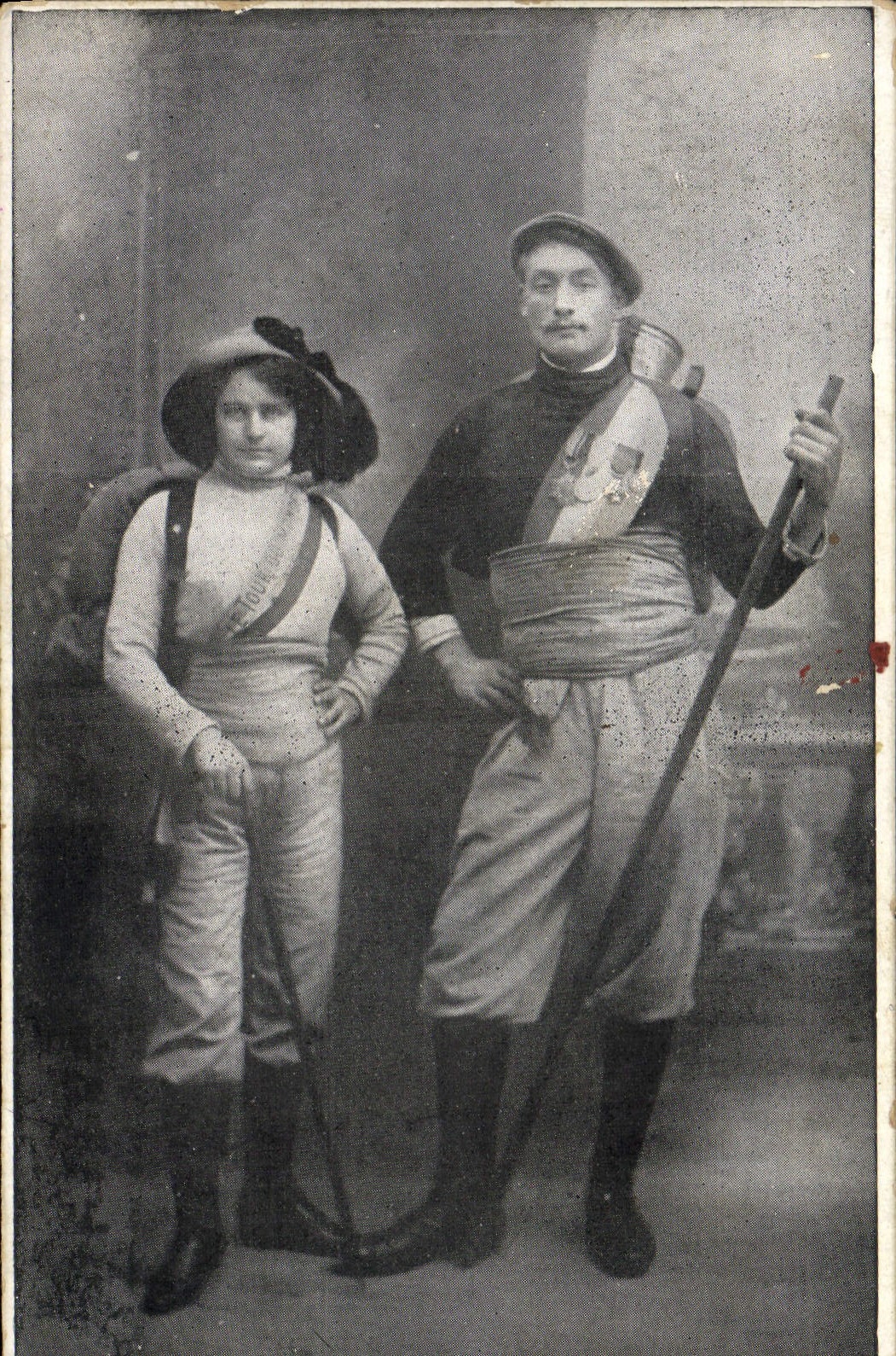 CPA Globe Trotters Globe-Trotters 2eme Tour du Monde a pied Kerkhove et Leonie Kerckhove Les rois de la marche Medaille TOP