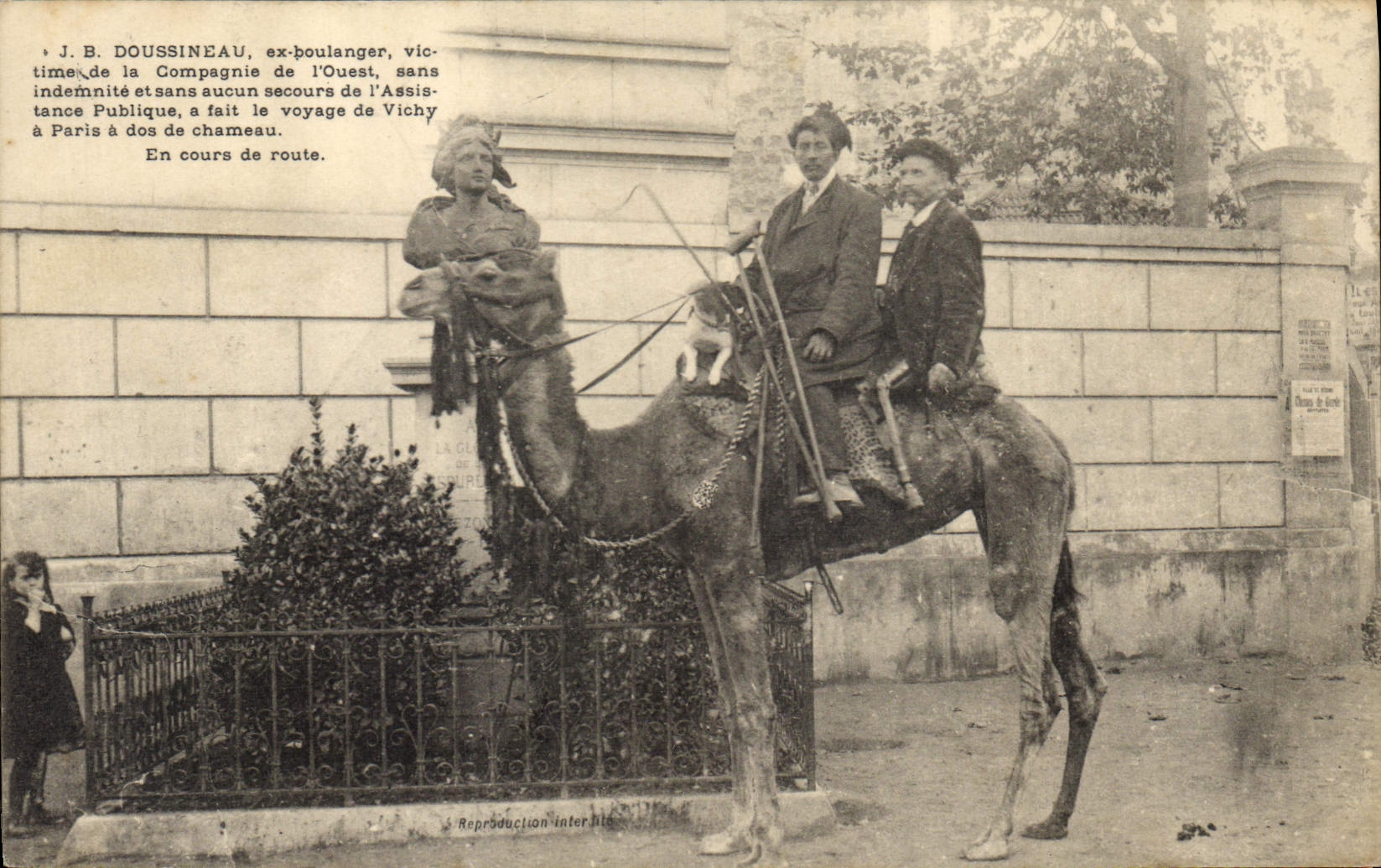 CPA Globe Trotters Globe-Trotters Vichy a Paris a dos de chameau TOP