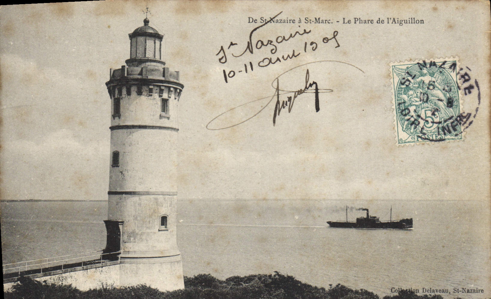 CPA Phare De St Nazaire a St Marc Le phare de l'Aiguillon Bateau