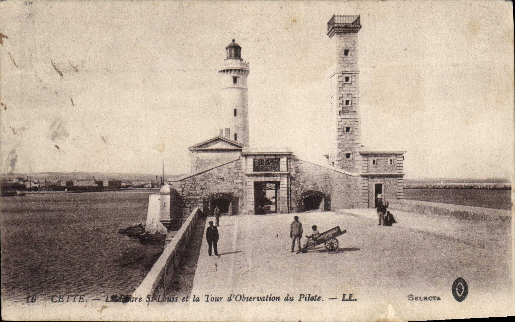 CPA Phare Cette Le phare St louis et la tour d'observation du pilote