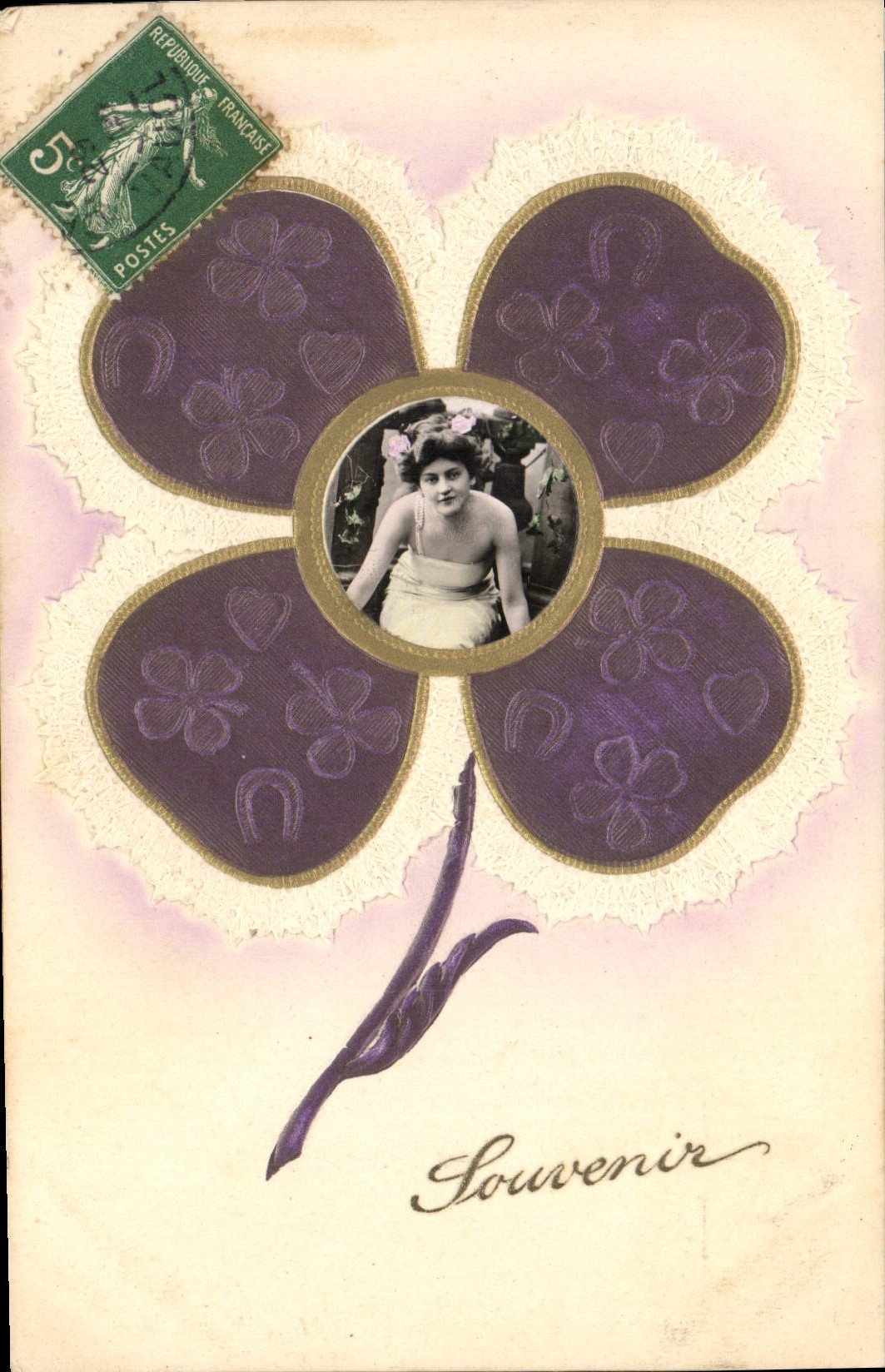 CPA Fantaisie Fleurs Femme Trefle