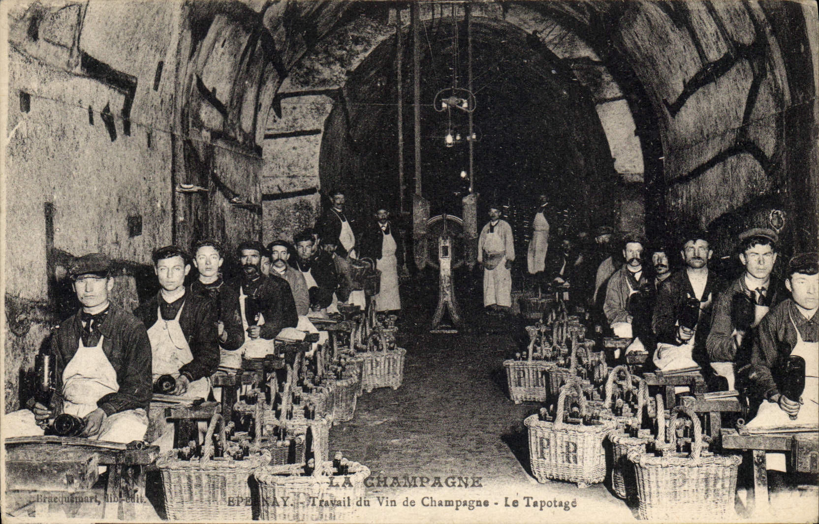 Postal Folclore Vid Vendimias Champaña Epernay Trabajo de vino de Champaña el tapotage CUMBRE