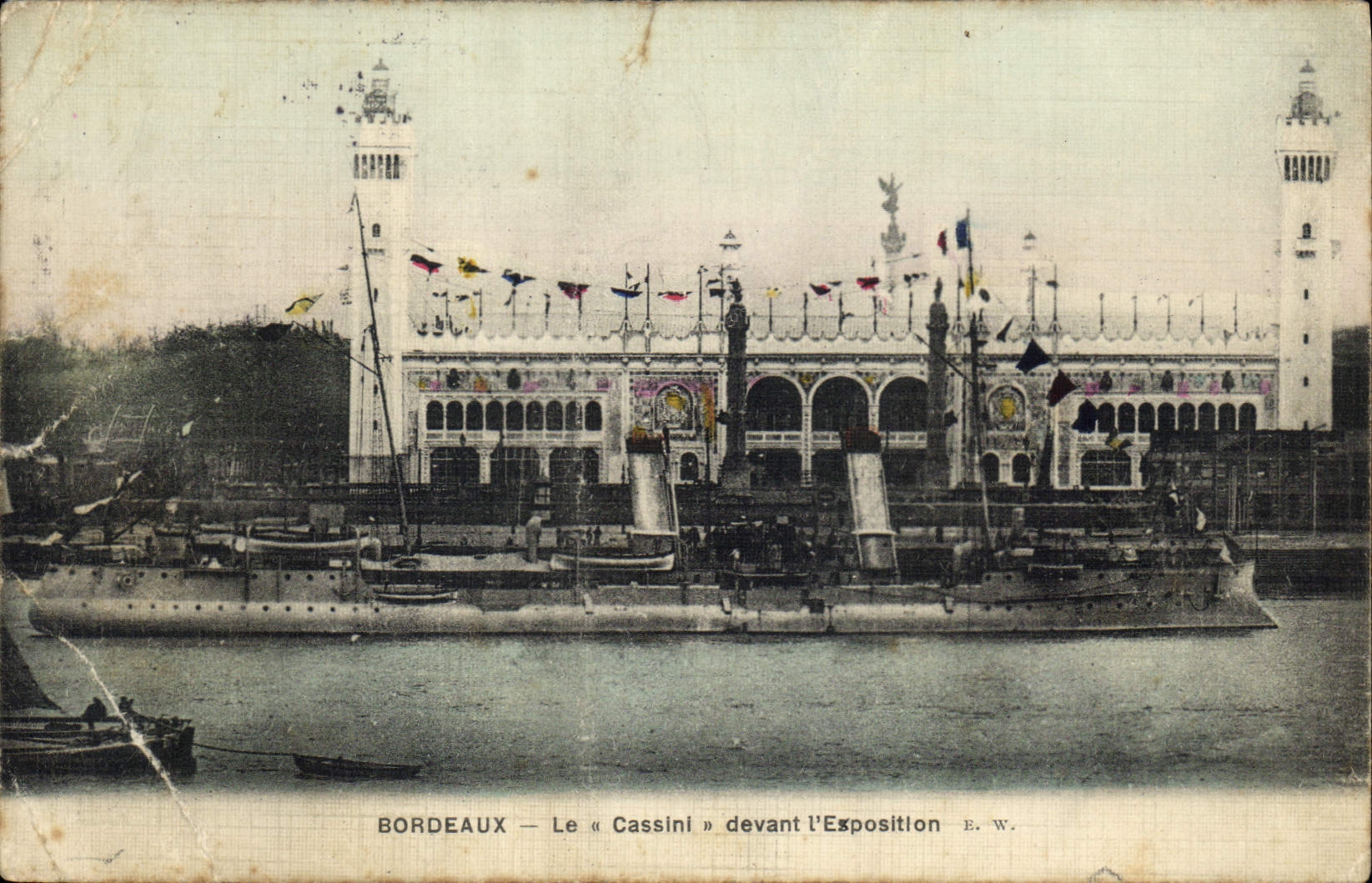 CPA Phare Bordeaux Le Cassini devant l'exposition (carte toilee) Bateau