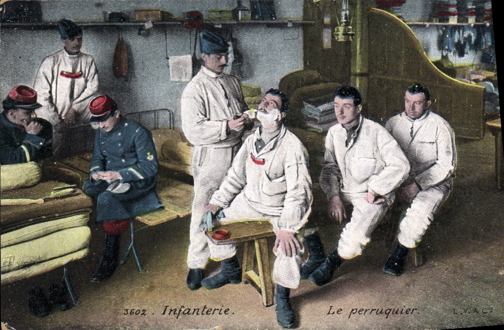 CPA Militaria Infanterie Le perruquier Coiffeur