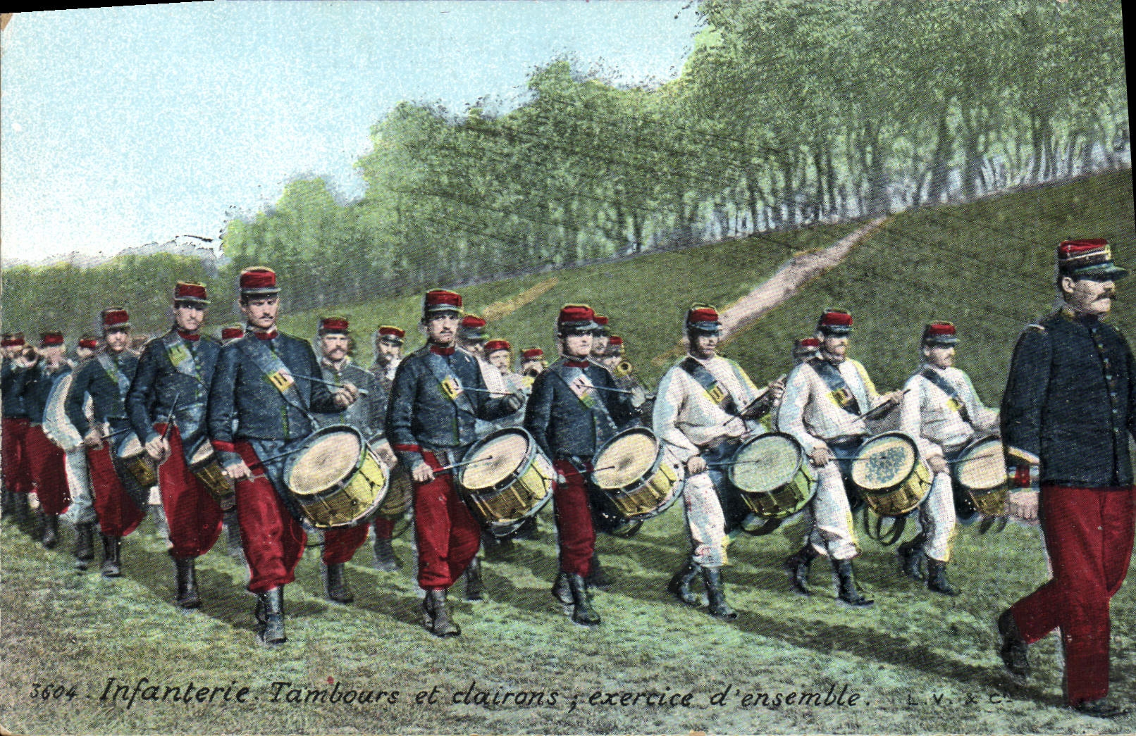 CPA Militaria Infanterie Tambours et clairons exercice d'ensemble