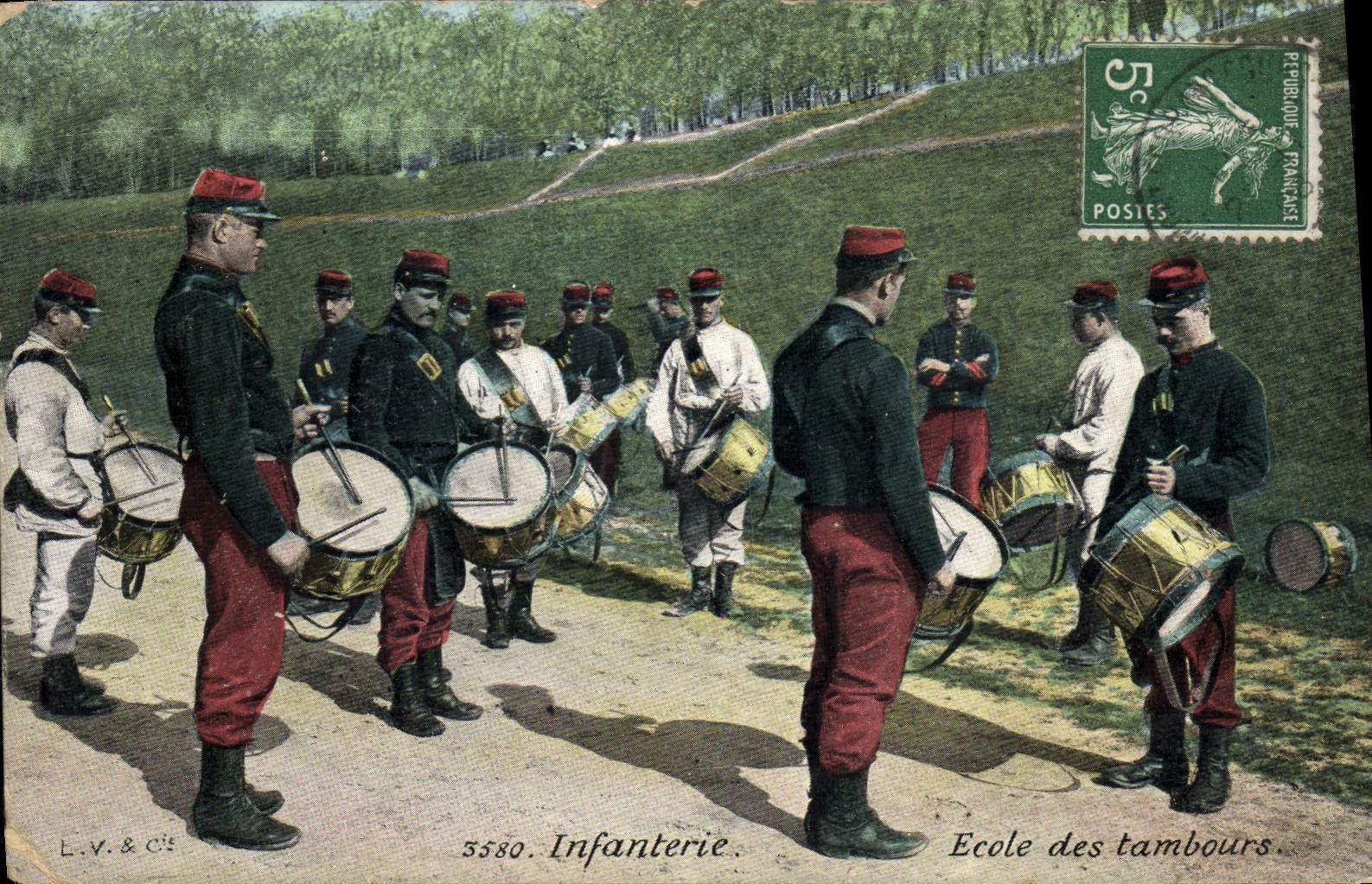 CPA Militaria Infanterie Ecole des tambours 