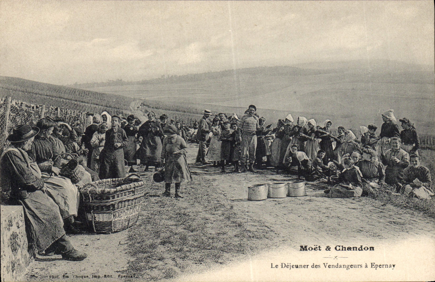 CPA Folklore Vin Vendange Champagne Moet & Chandon Le dejeuner des vendangeurs a Epernay TOP