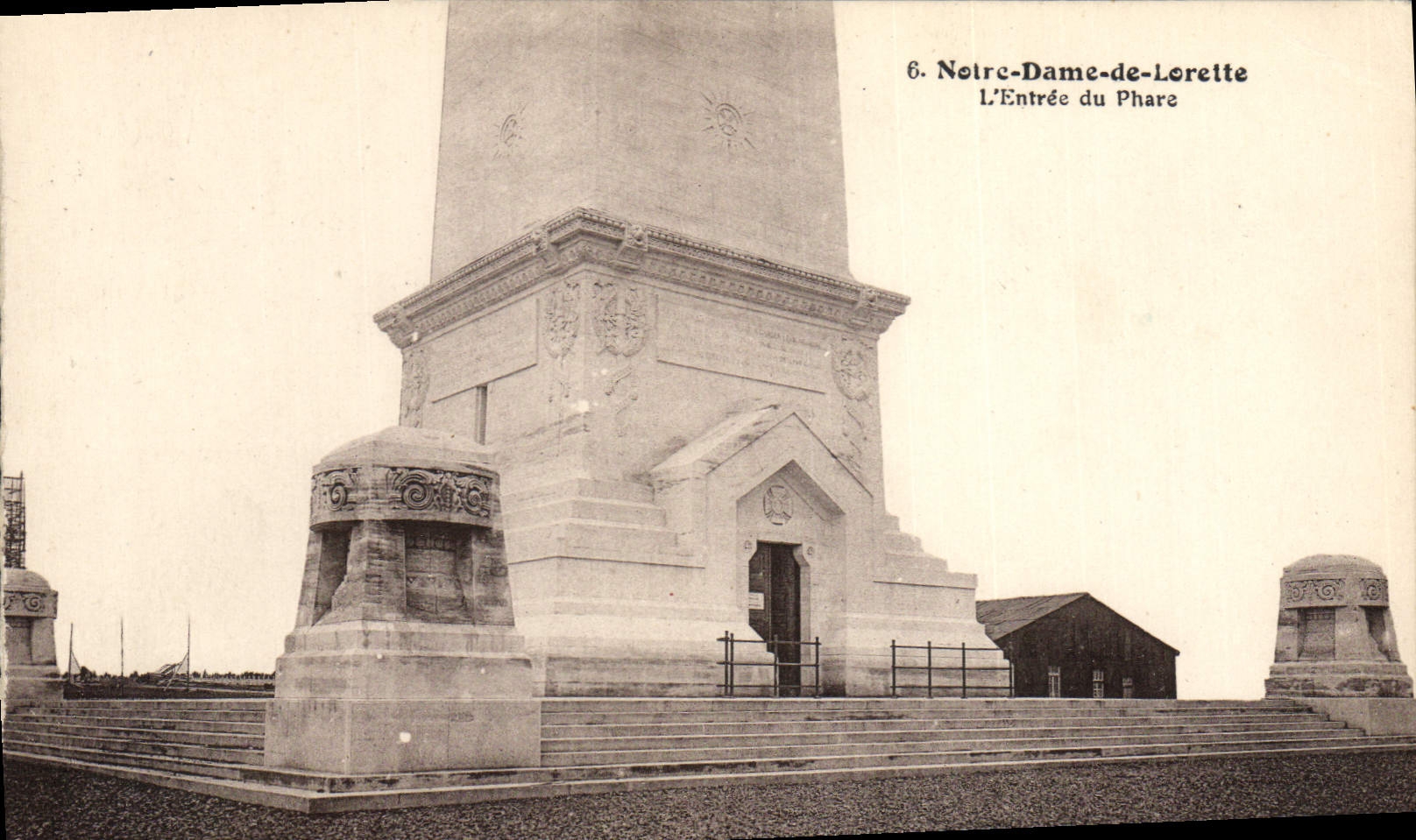 CPA Phare Notre Dame de Lorette Entree du phare