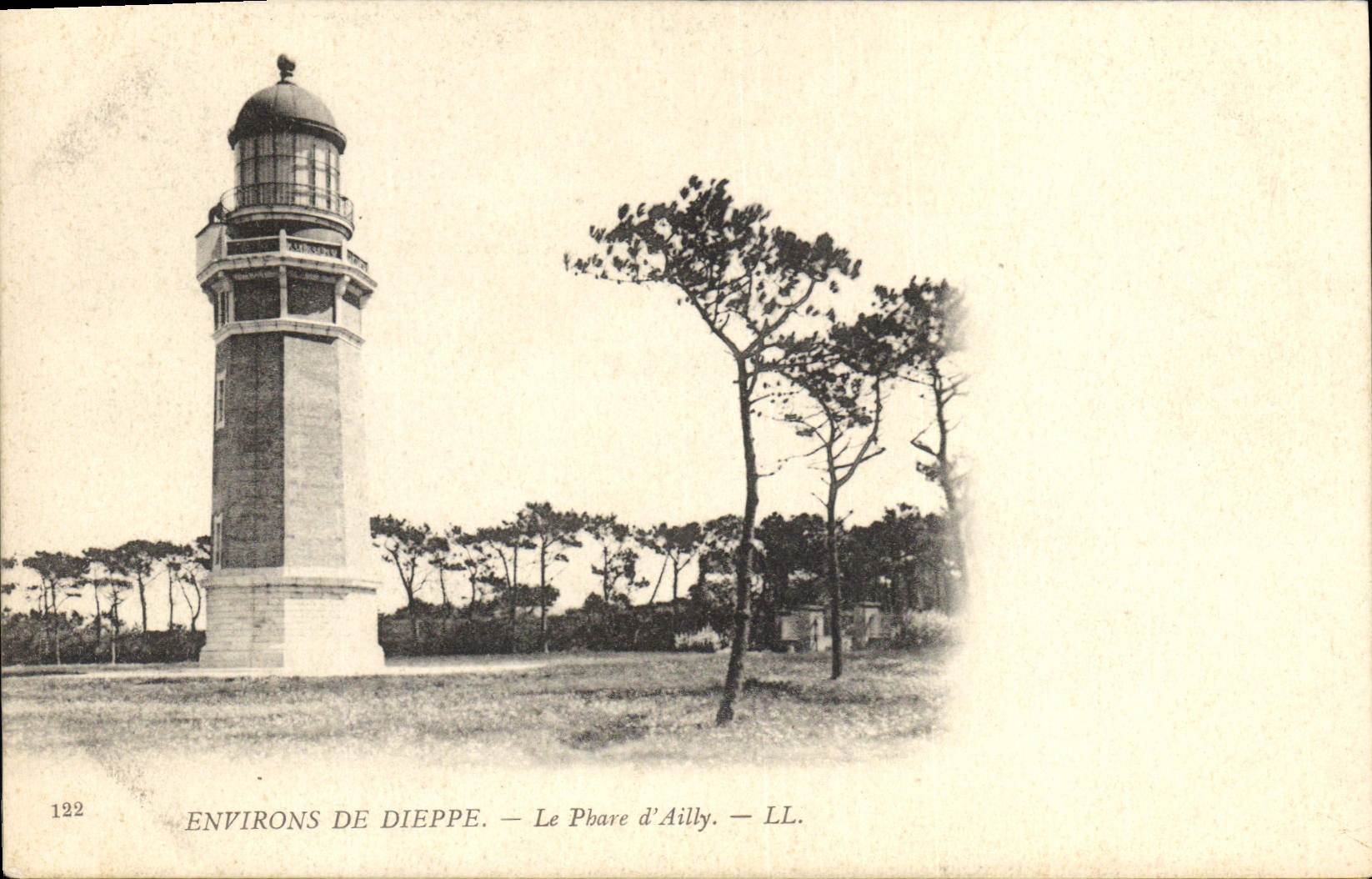 CPA Phare Environs de Dieppe Le phare d'Ailly