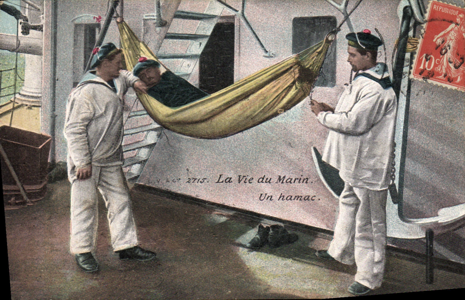 CPA Militaria La vie du Marin Un hamac 