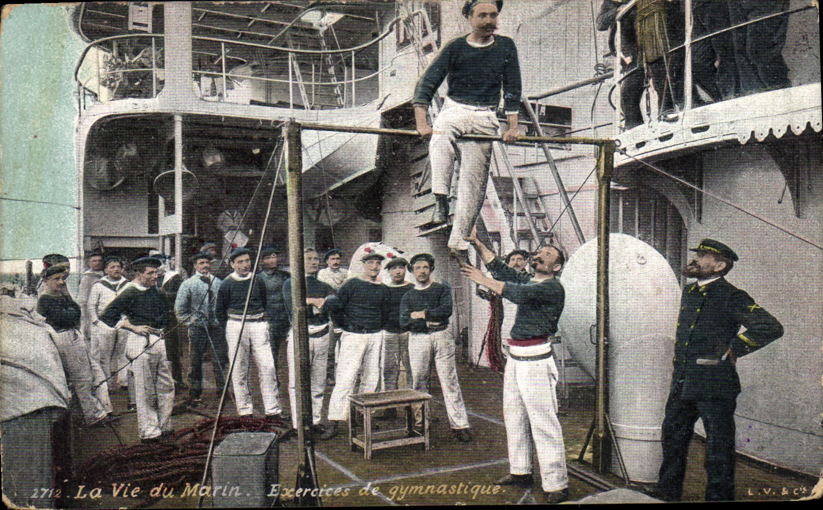 CPA Militaria La vie du Marin Exercices de gymnastique 