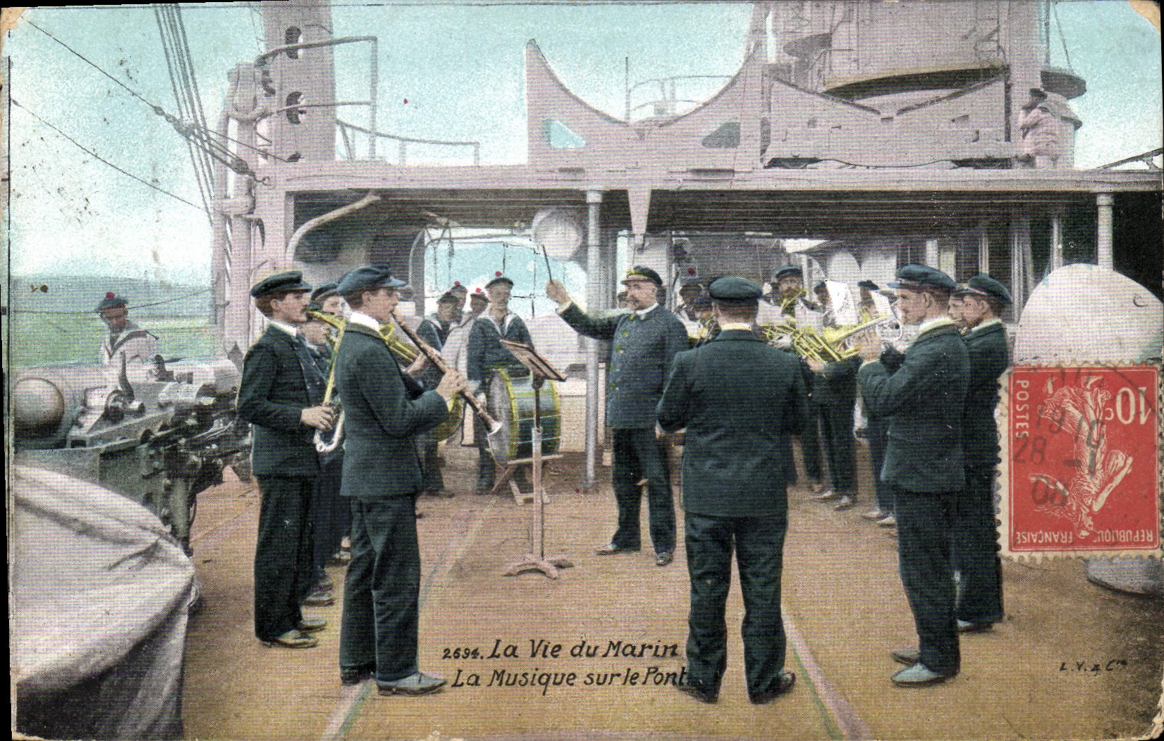 CPA Militaria La vie du Marin La musique sur le pont 