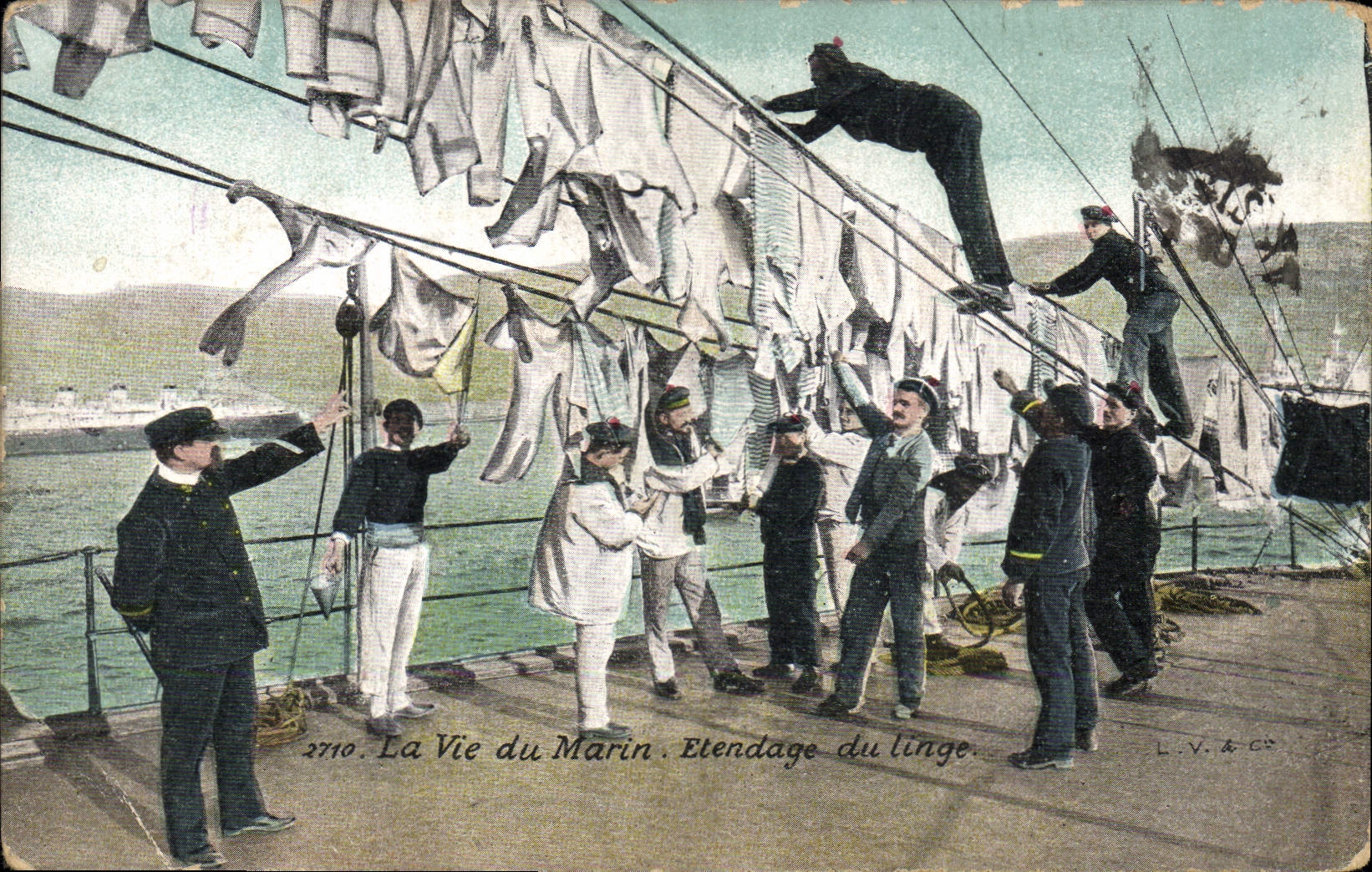 CPA Militaria La vie du Marin Etendage du linge 