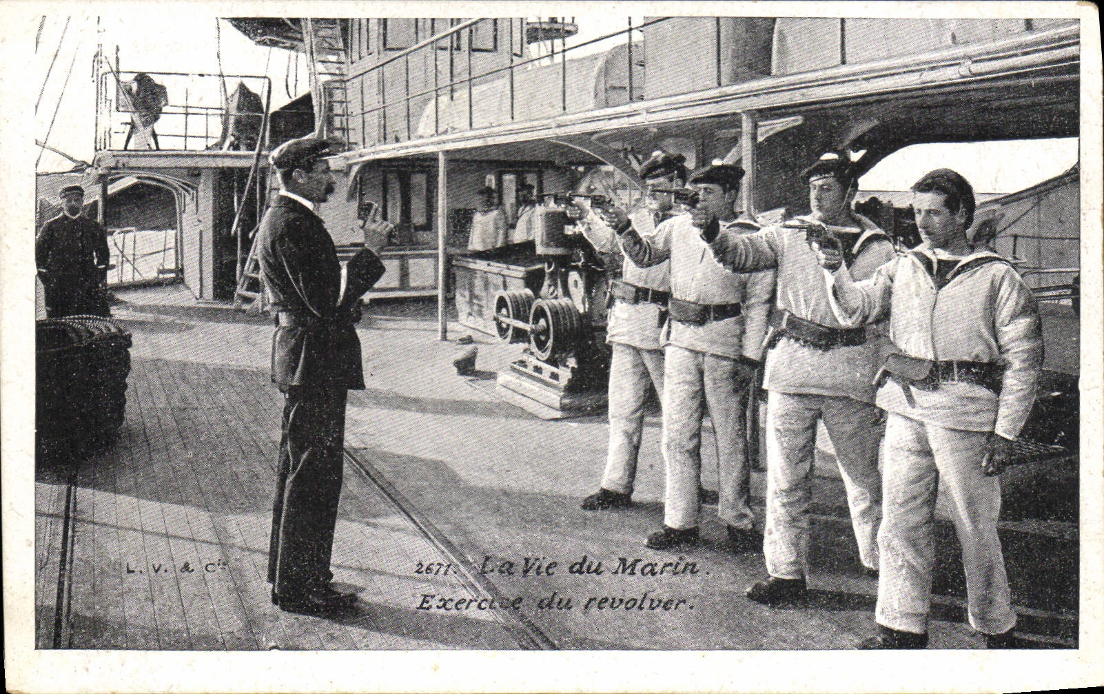 CPA Militaria La vie du Marin Exercice du revolver 