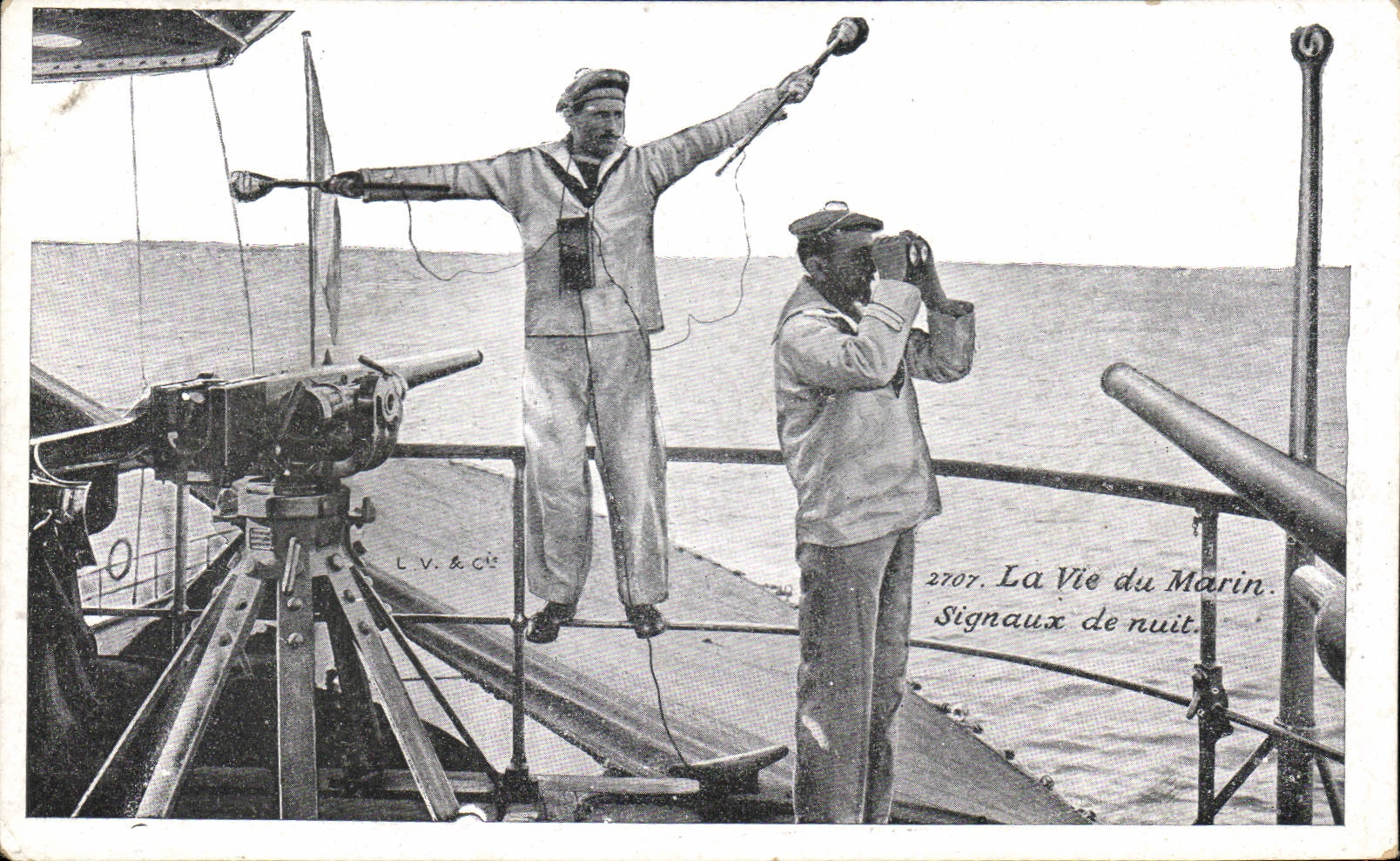 CPA Militaria La vie du Marin Signaux de nuit 