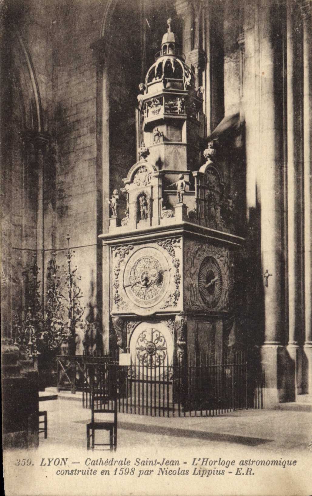 Postal Reloj astronómico Lyon Catedral St Jean