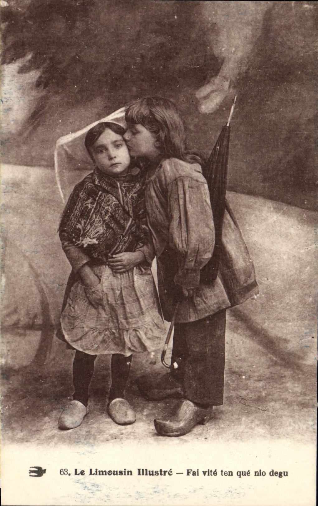 CPA Folklore Limousin Enfants