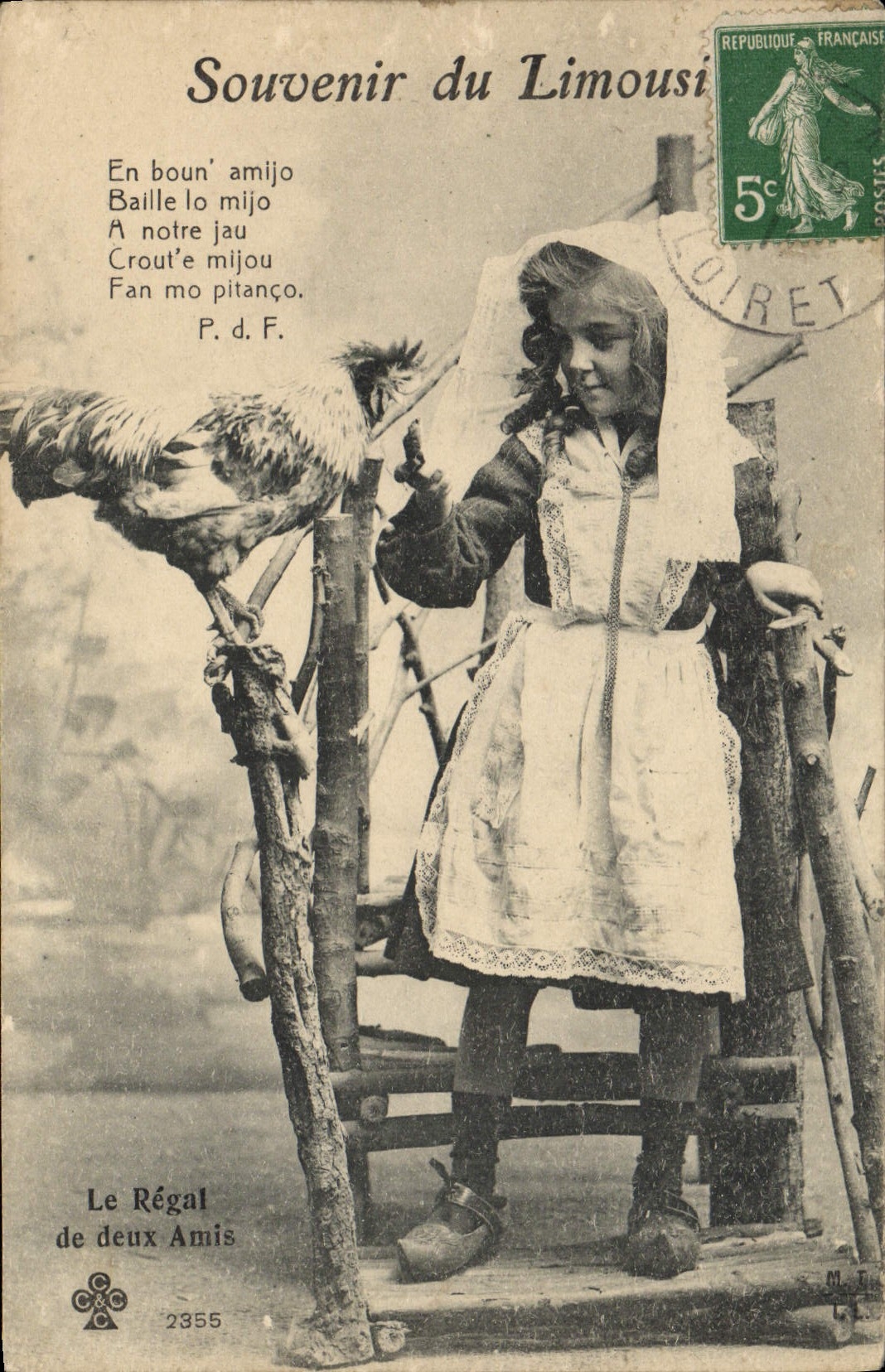 CPA Folklore Limousin Enfant Poule