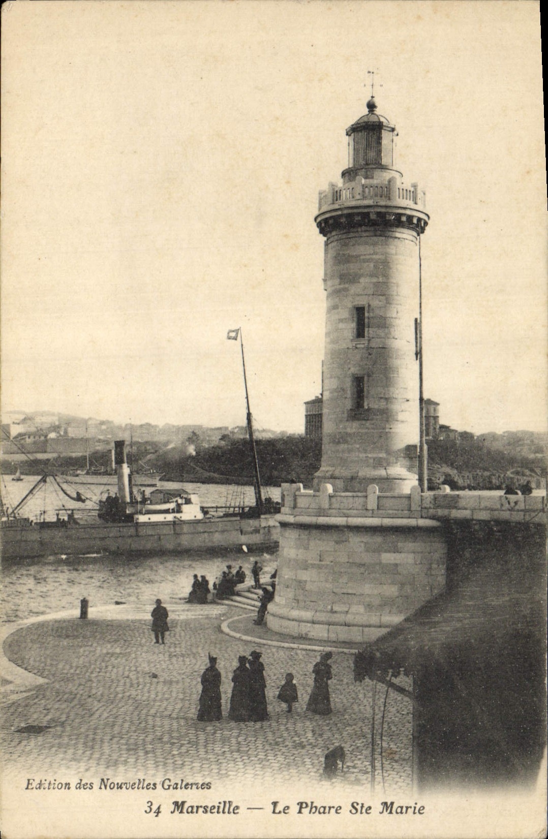 CPA Phare Ste Marie Marseille Bateau