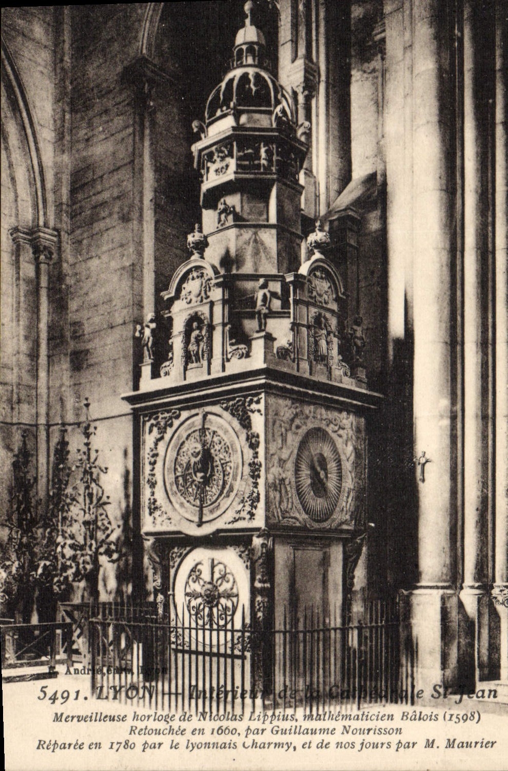 Postal Reloj Lyon Interior de la catedral St Jean