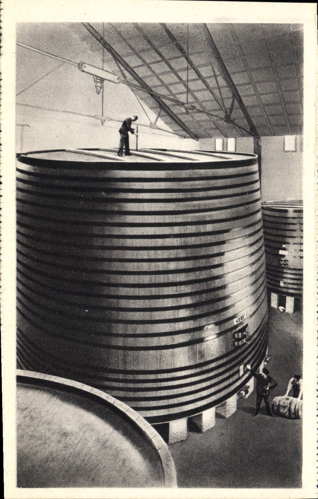 CPA Chais Byrrh Thuir La plus grande cuve du monde