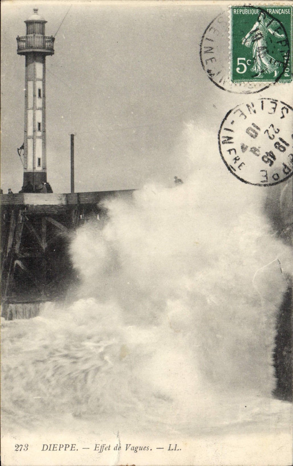 CPA Phare Dieppe Effet de vagues