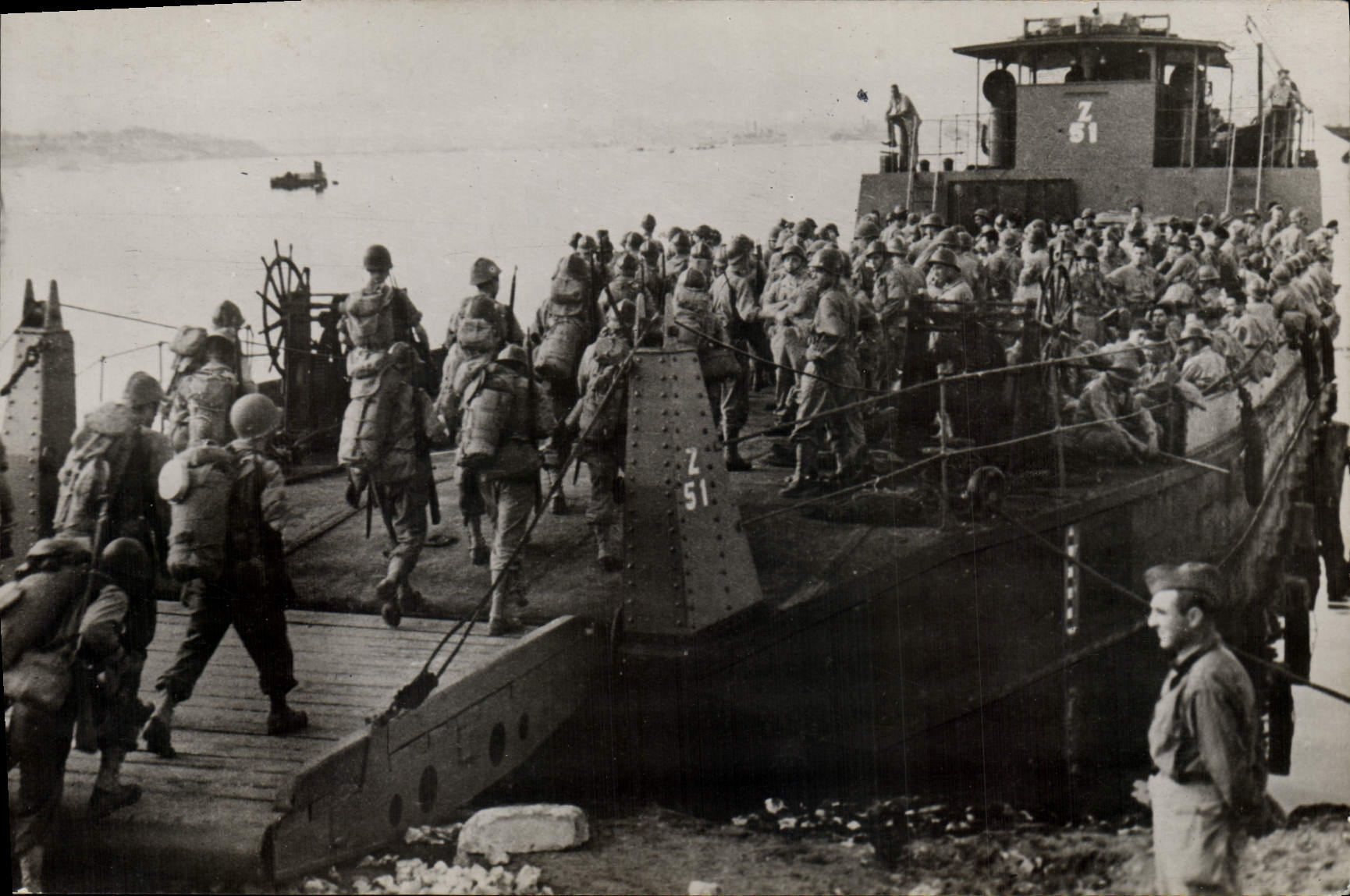 Postal Militaria de Siena a Belfort Italia las tropas francesas se embarcan para Francia