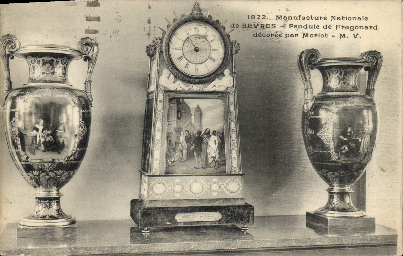 CPA Horloge Manufacture Nationale de Sevres Pendule de Fragonard decoree par Moriot