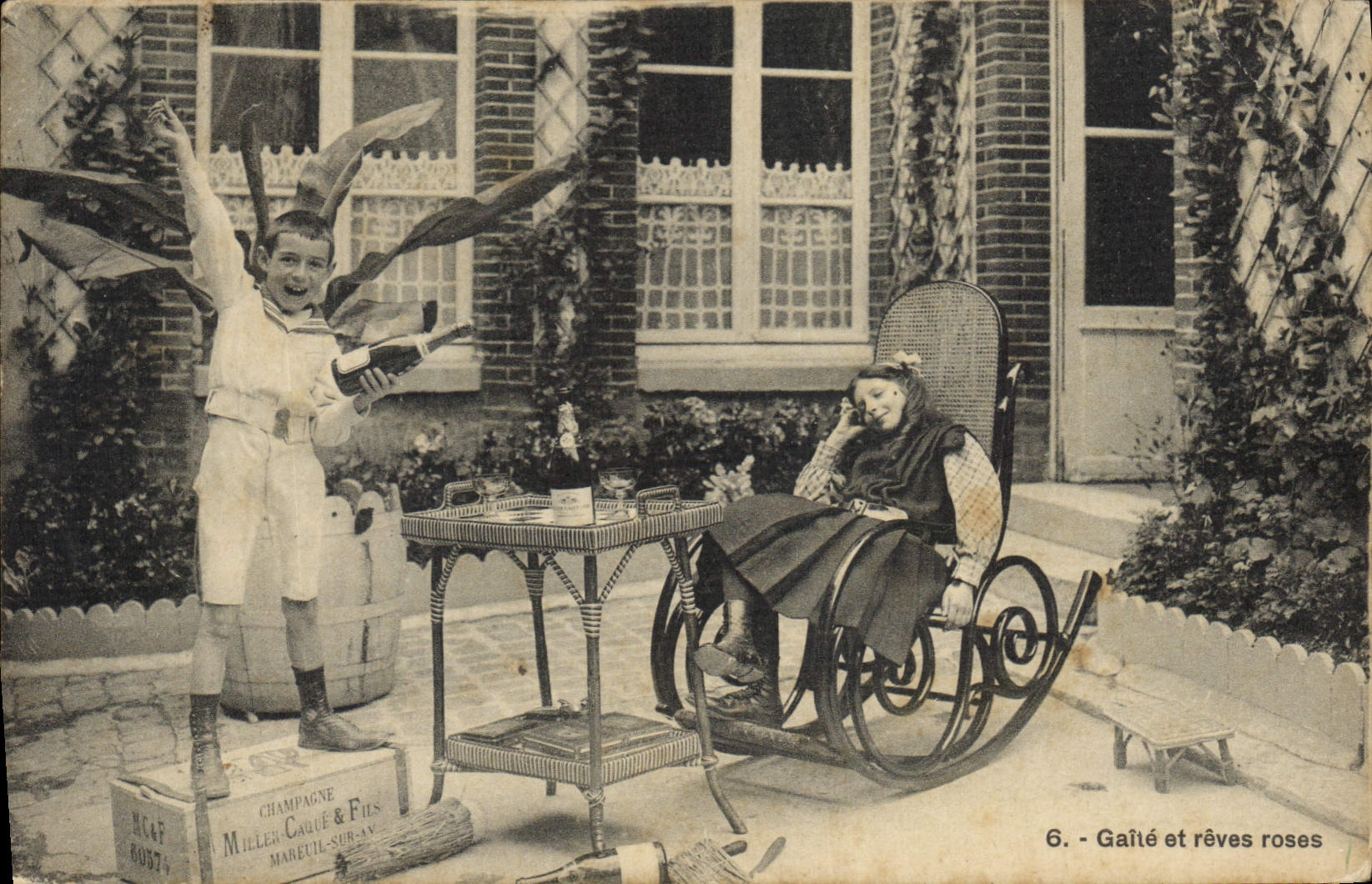 Postal Folclore Vino Vendimia Champaña Regocijo y sueños rosados Niños