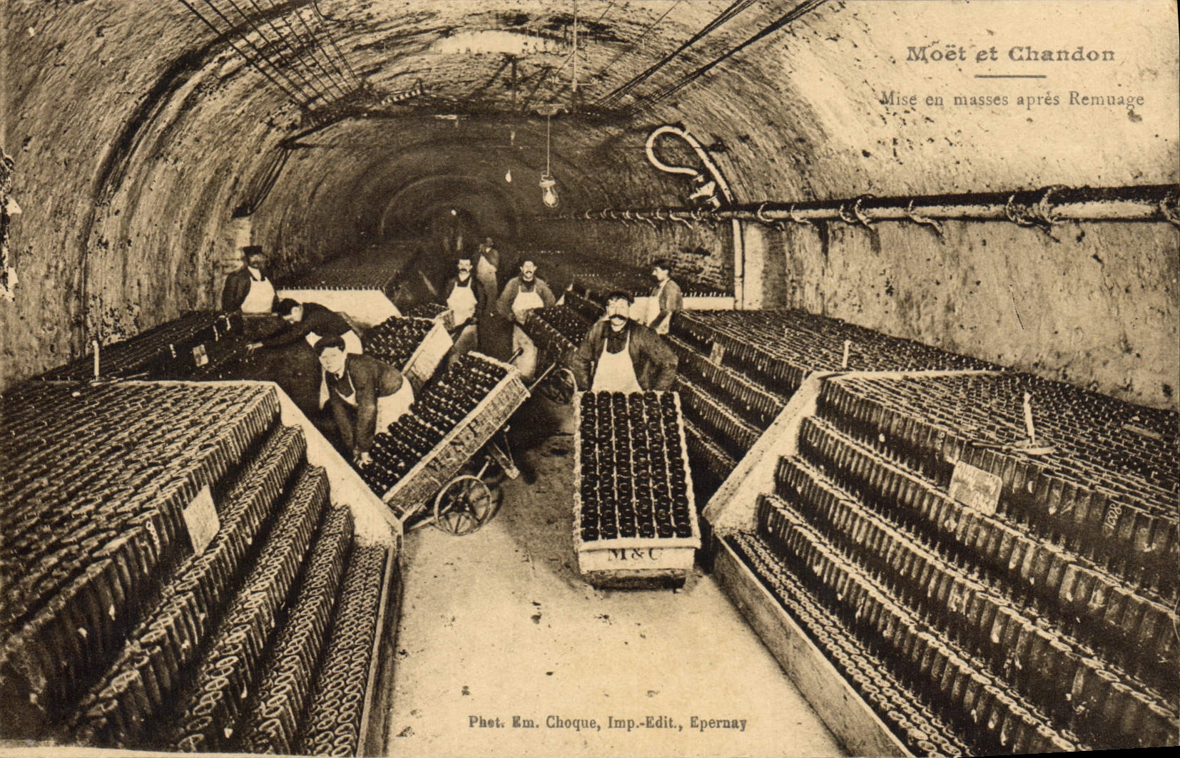 Postal Folclore Vino Vendimia Champaña Moet & Chandon Puesta en masas después de trasiego