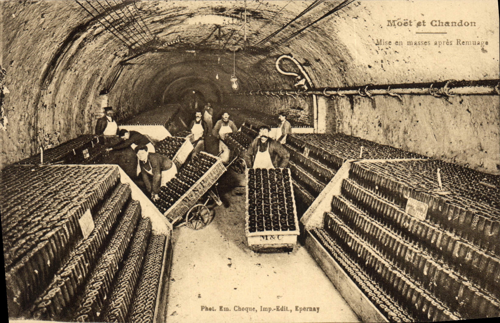 Vintage Postcard Folklore Wine Grape harvest Moet & Chandon Champagne Put in masses after moving