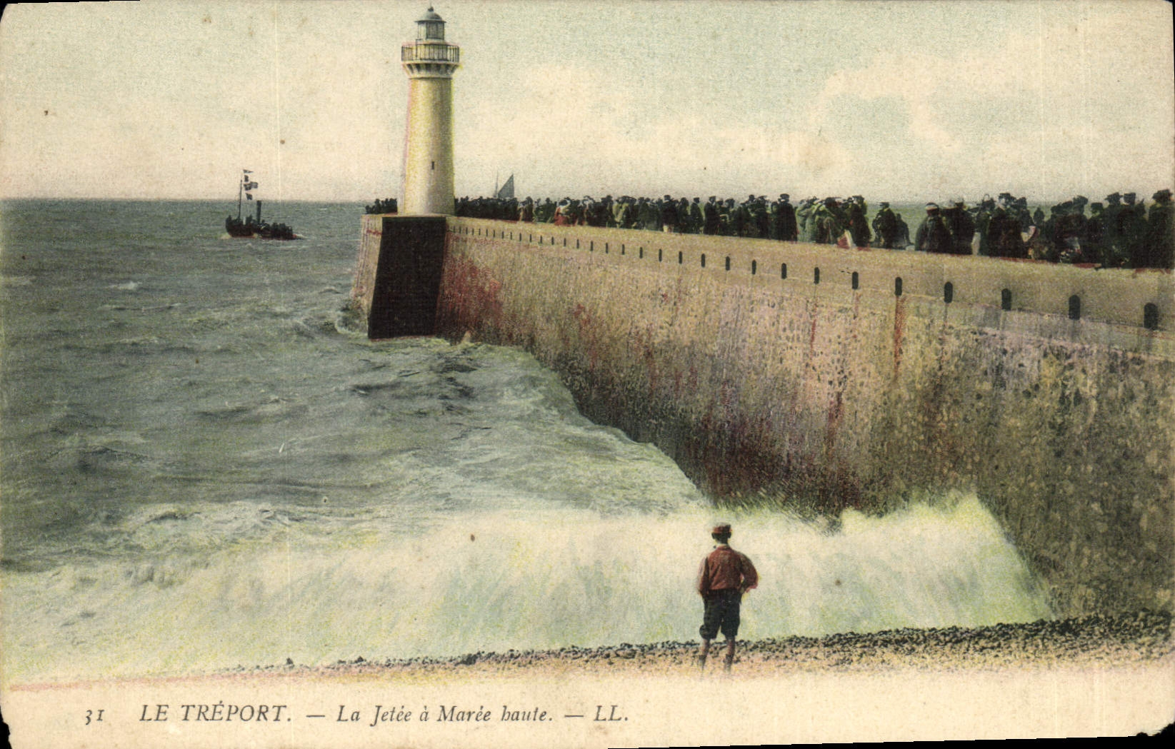 CPA Phare Le Treport La jetee a maree haute 