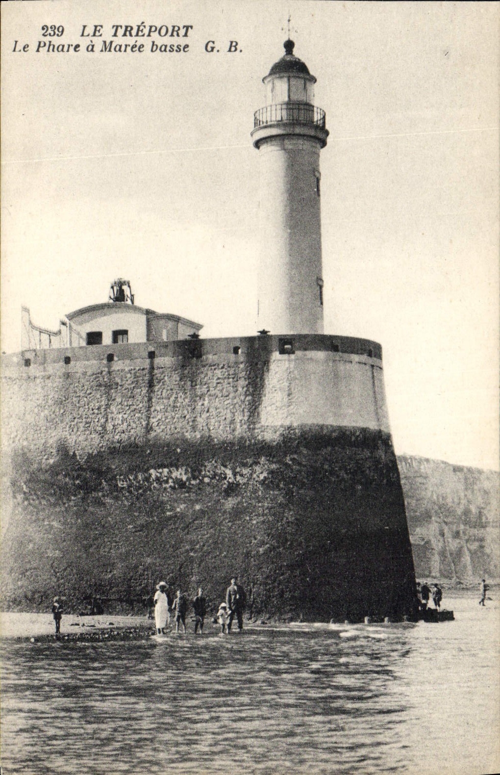 CPA Phare a maree basse Le Treport