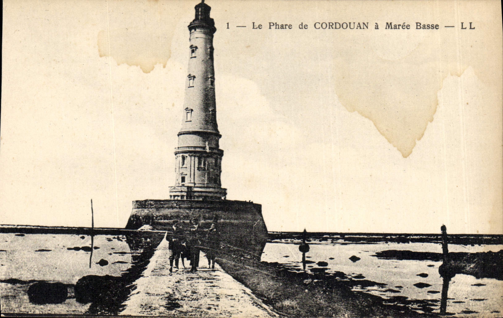 CPA Phare de Cordouan a maree basse