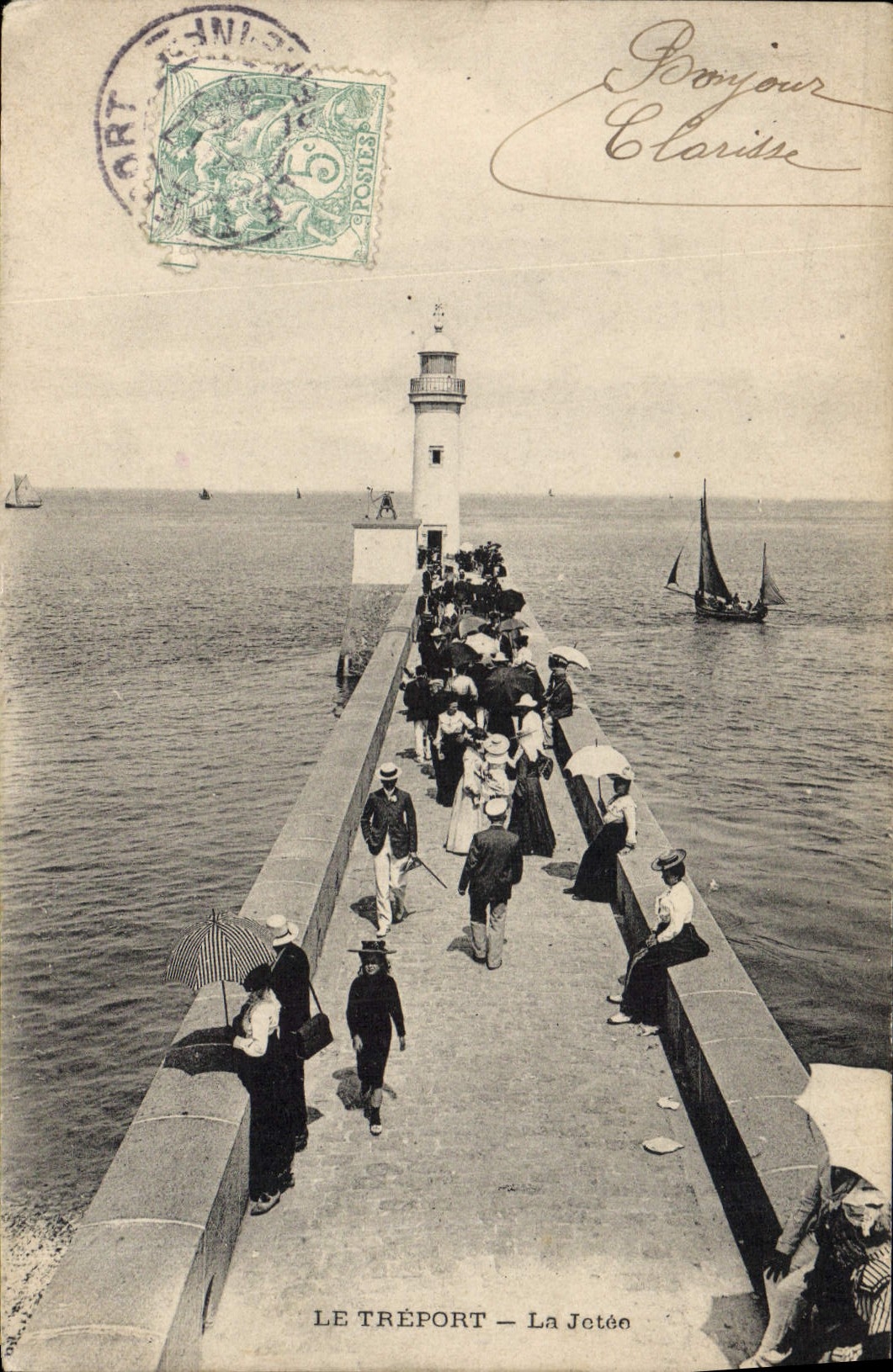 CPA Phare Le Treport La jetee Bateau