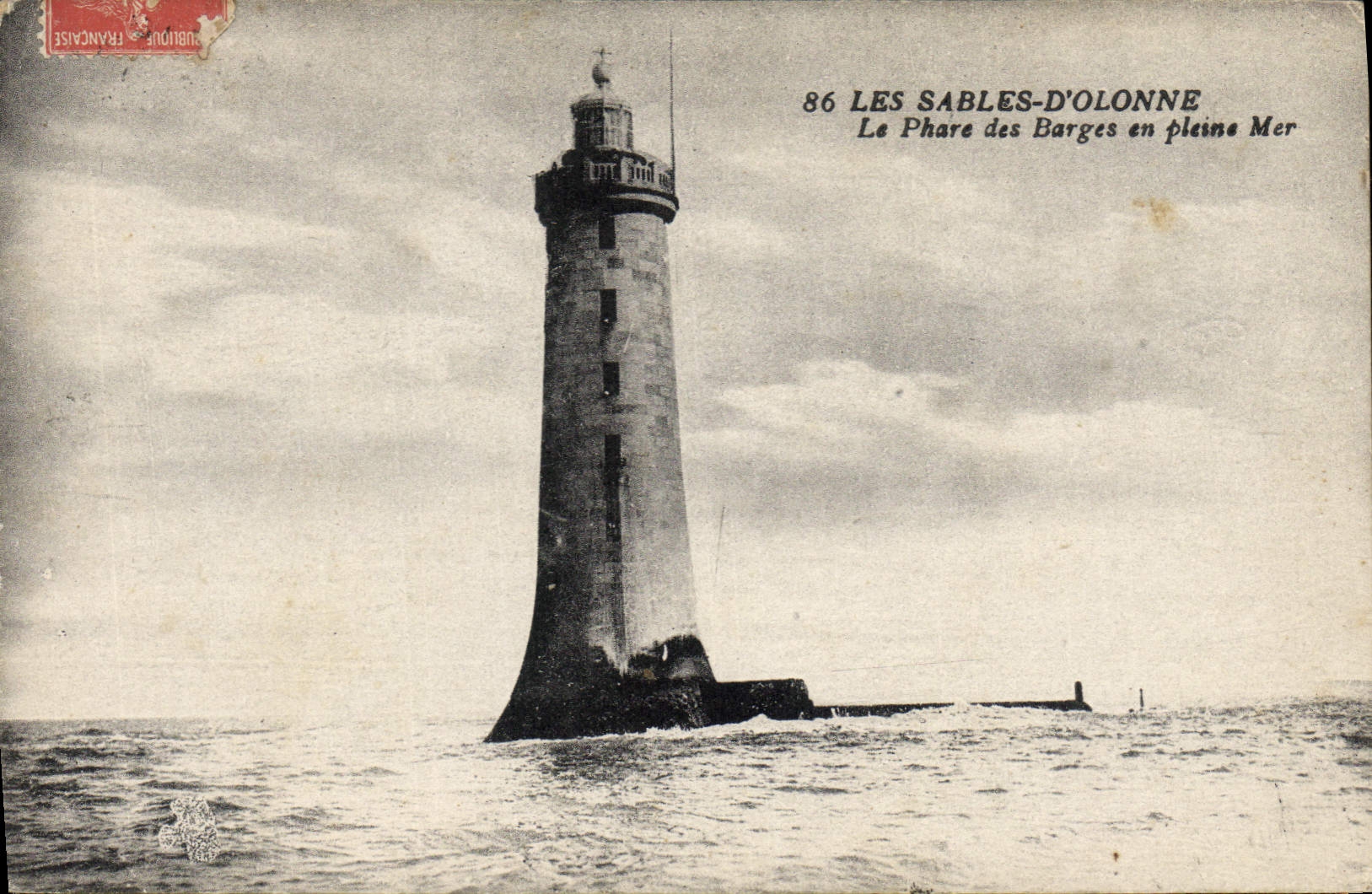 CPA Phare des barges en pleine mer Les Sables d'Olonne