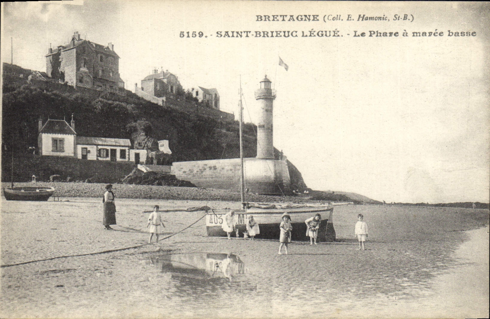 Vintage Postcard Holy Phare Brieuc Legue the headlight has low tide Children