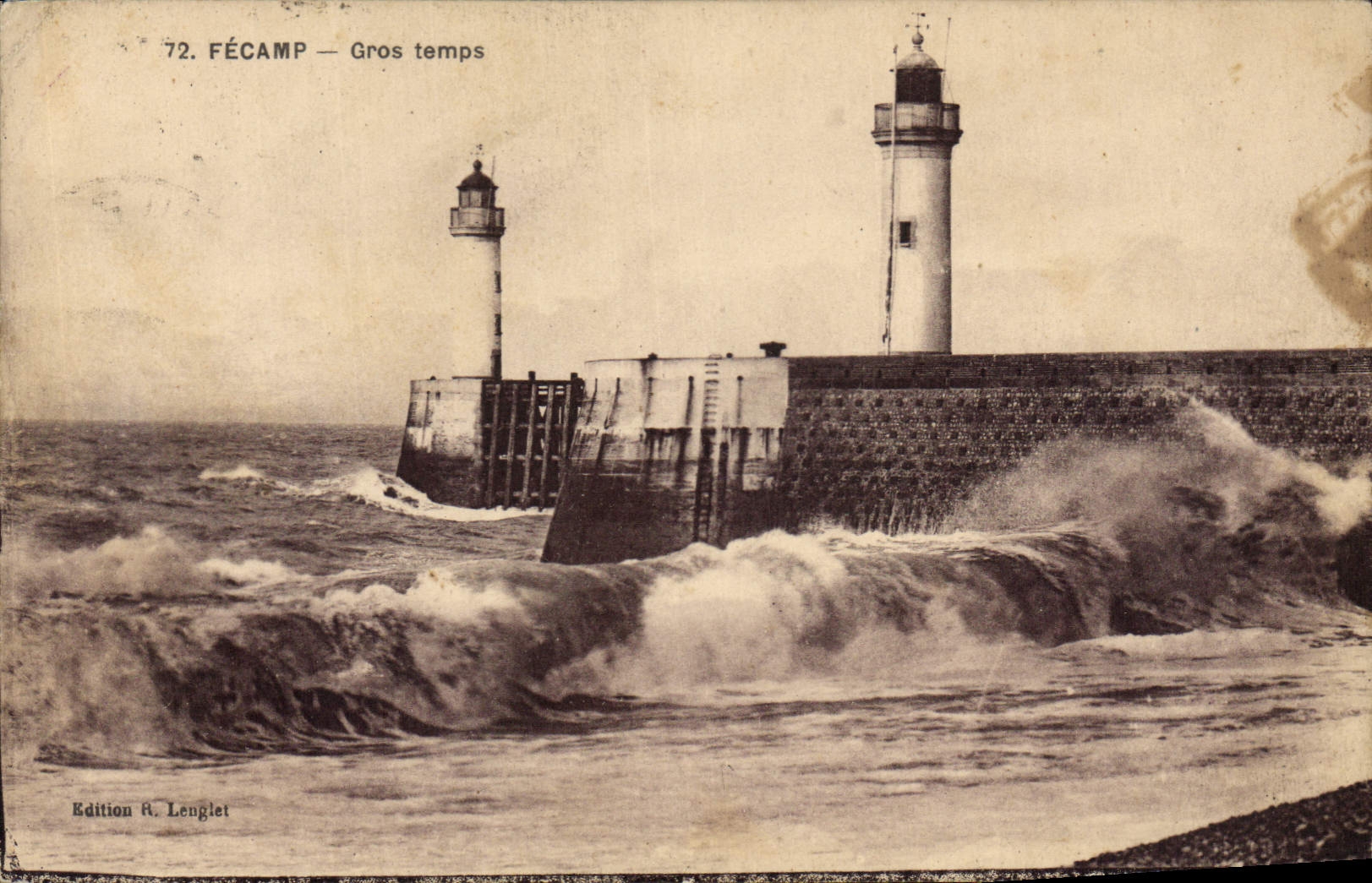 CPA Phare Fecamp Gros temps