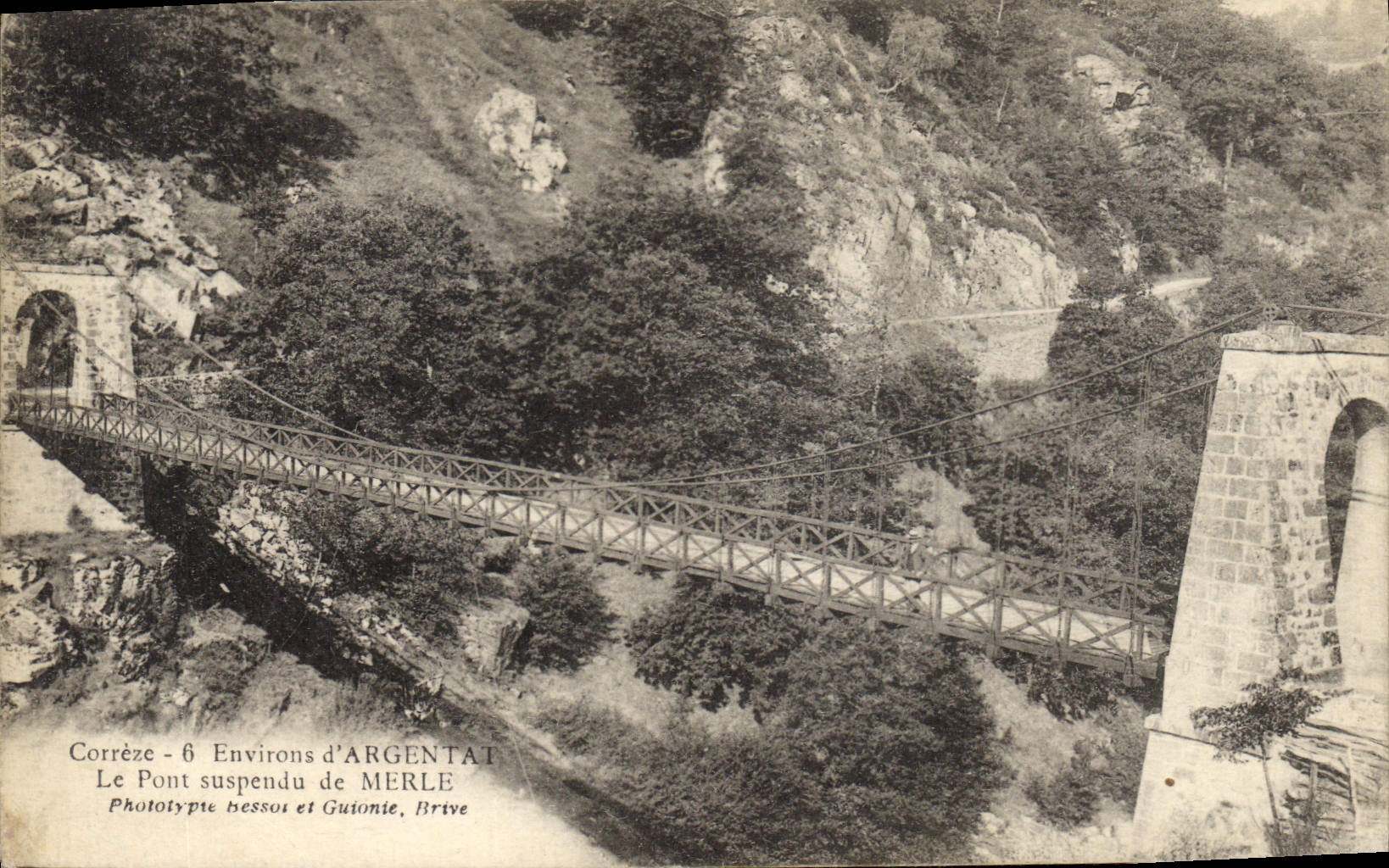 CPA Pont suspendu de Merle Environs d'Argentat Correze