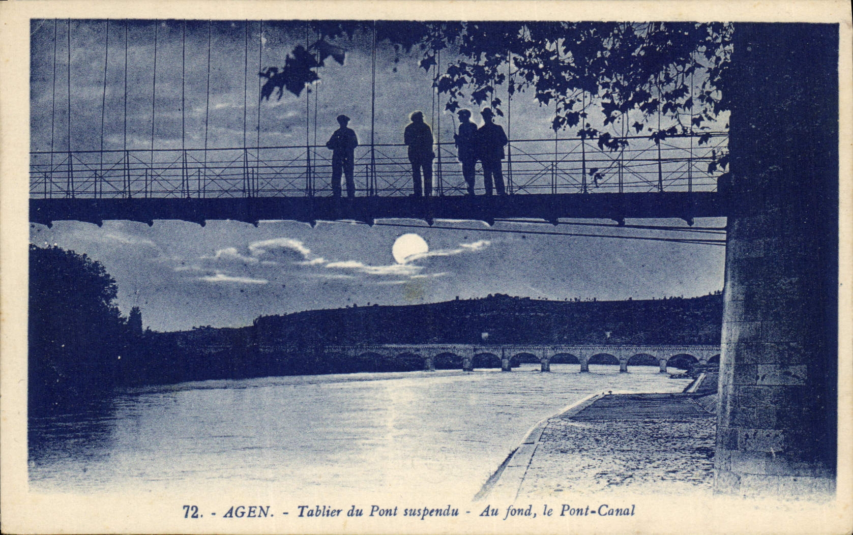 CPA Pont Agen Tablier du pont suspendu Au fond le pont canal