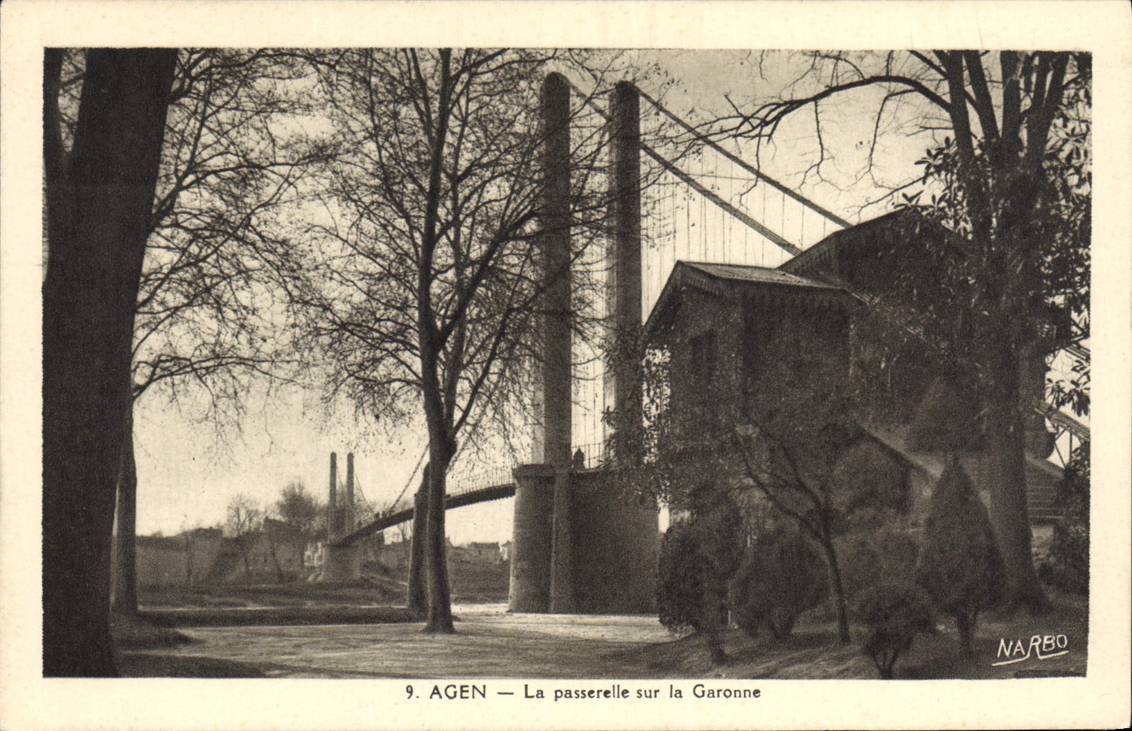 CPA Pont Agen La passerelle sur la Garonne
