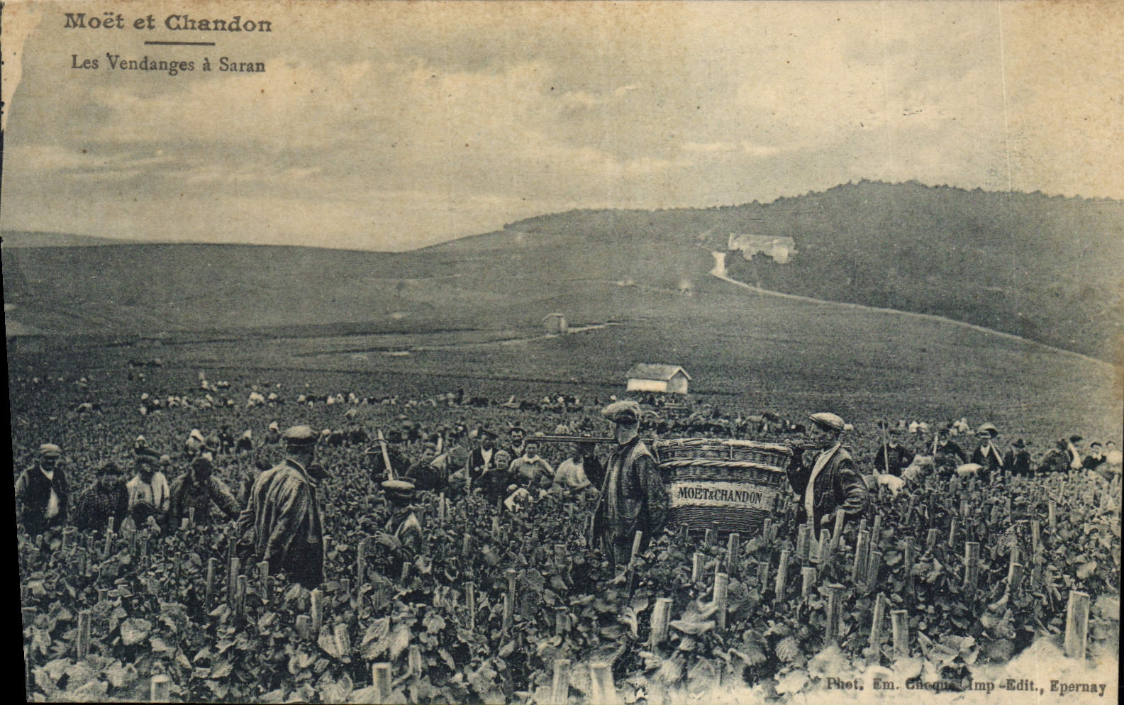Postal Folclore Vino Vendimia Champaña Moet & Chandon las vendimias a Saran