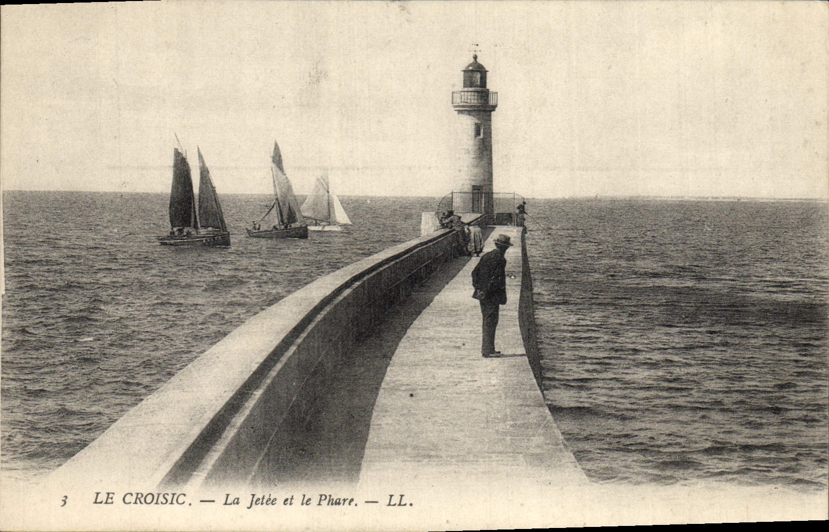 CPA Le Croisic La jetee et le Phare 