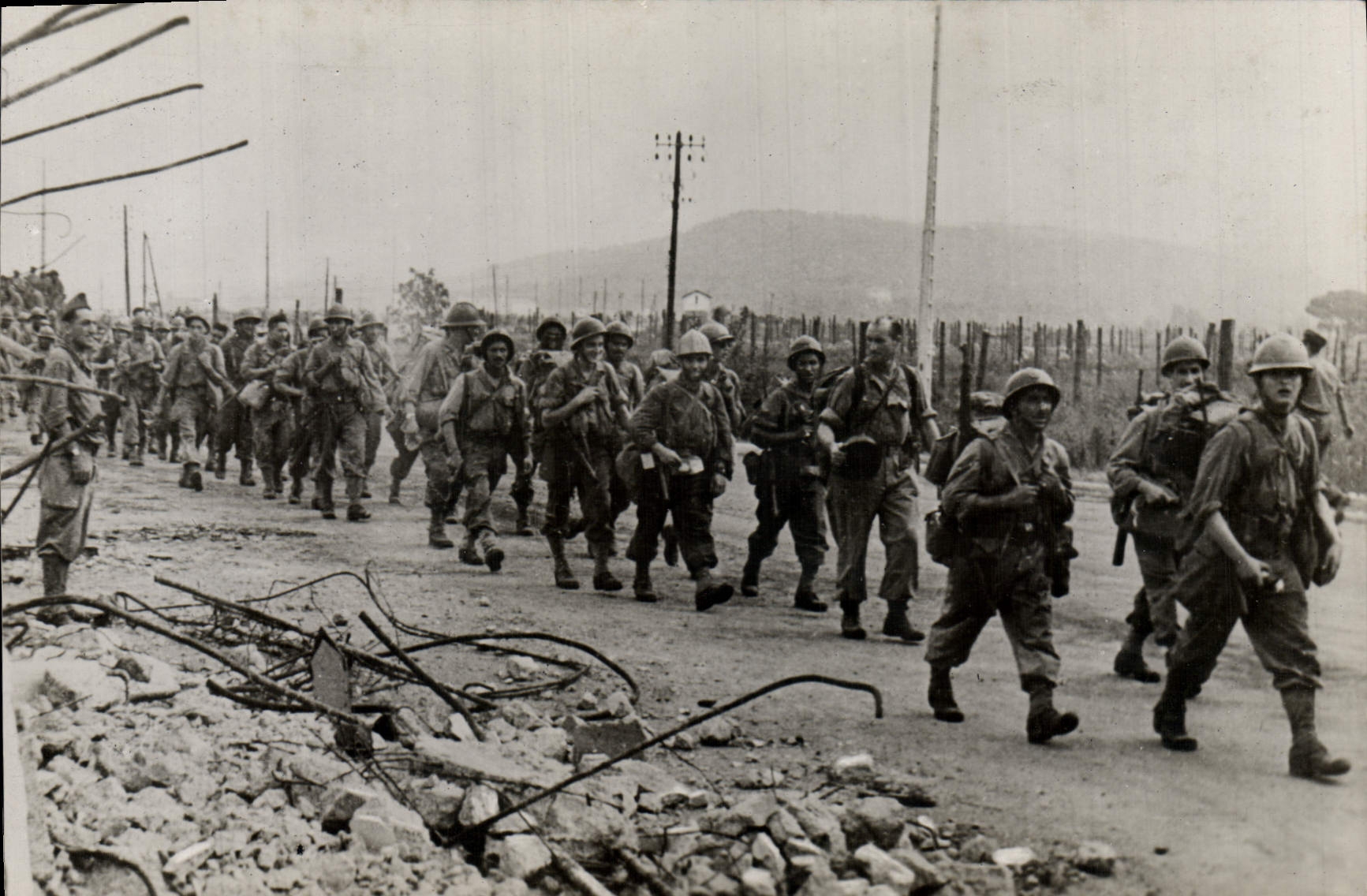 CPM Militaria De Sienne a Belfort Les Francais progressent vers Toulon