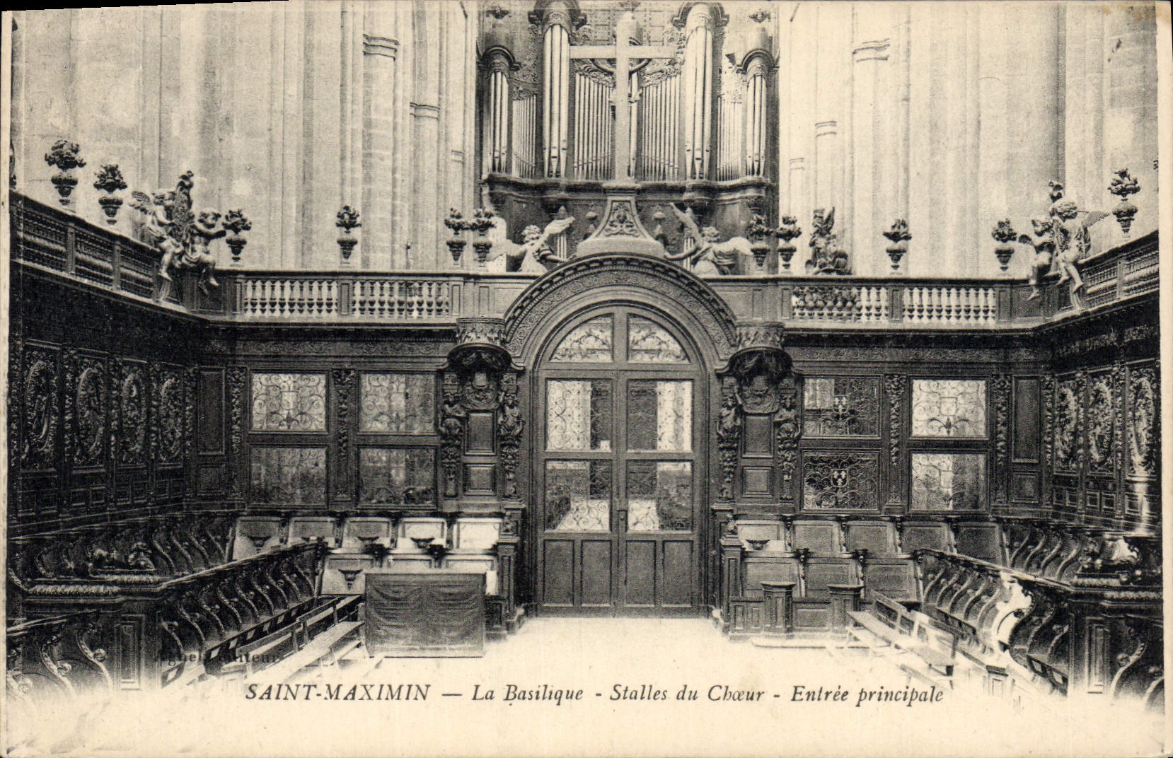 CPA Orgue Saint Maximin La basilique Stalles du choeur Entree principale