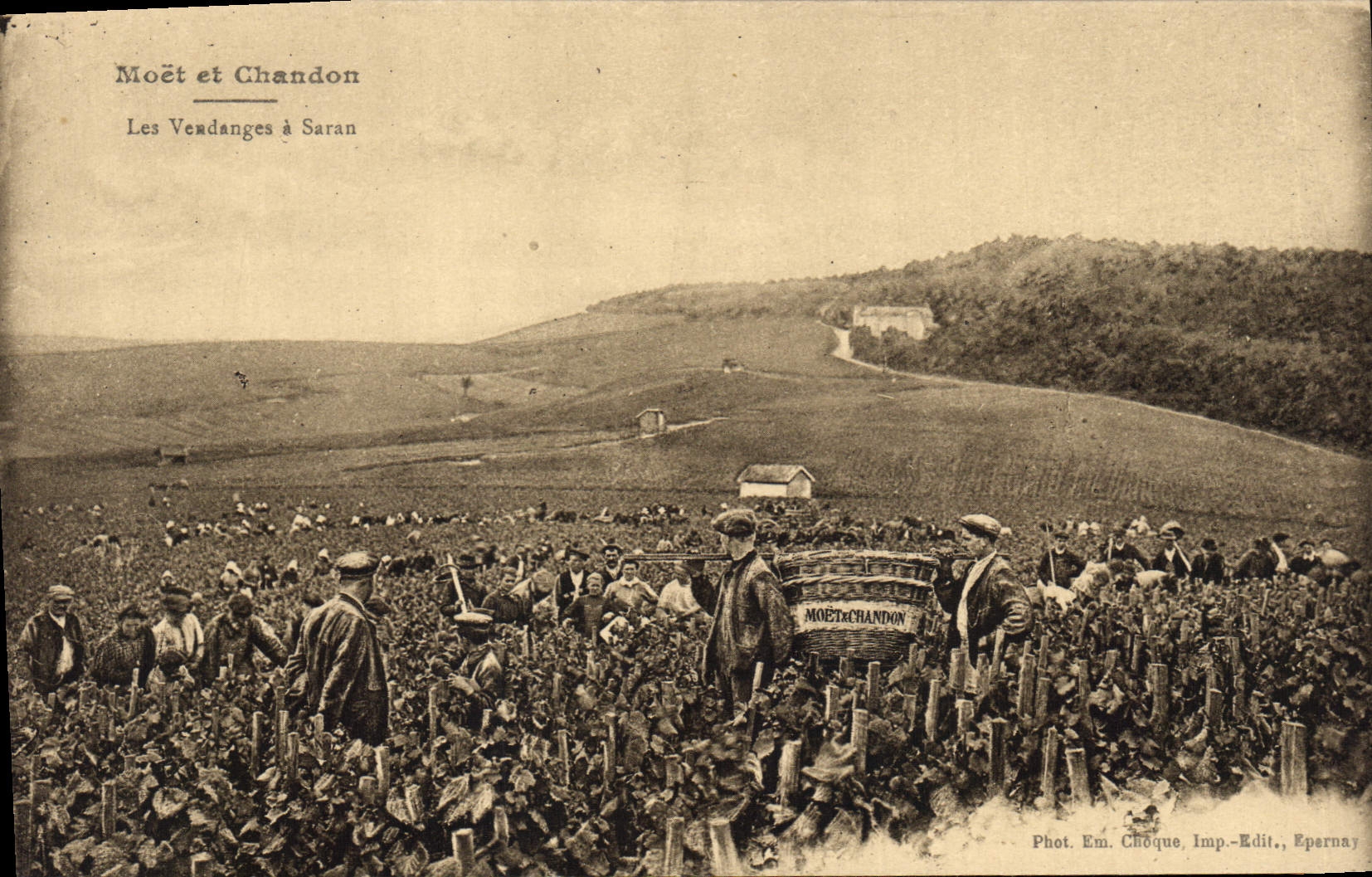 CPA Folklore Vin Vendange Champagne Moet & Chandon Les vendanges a Saran