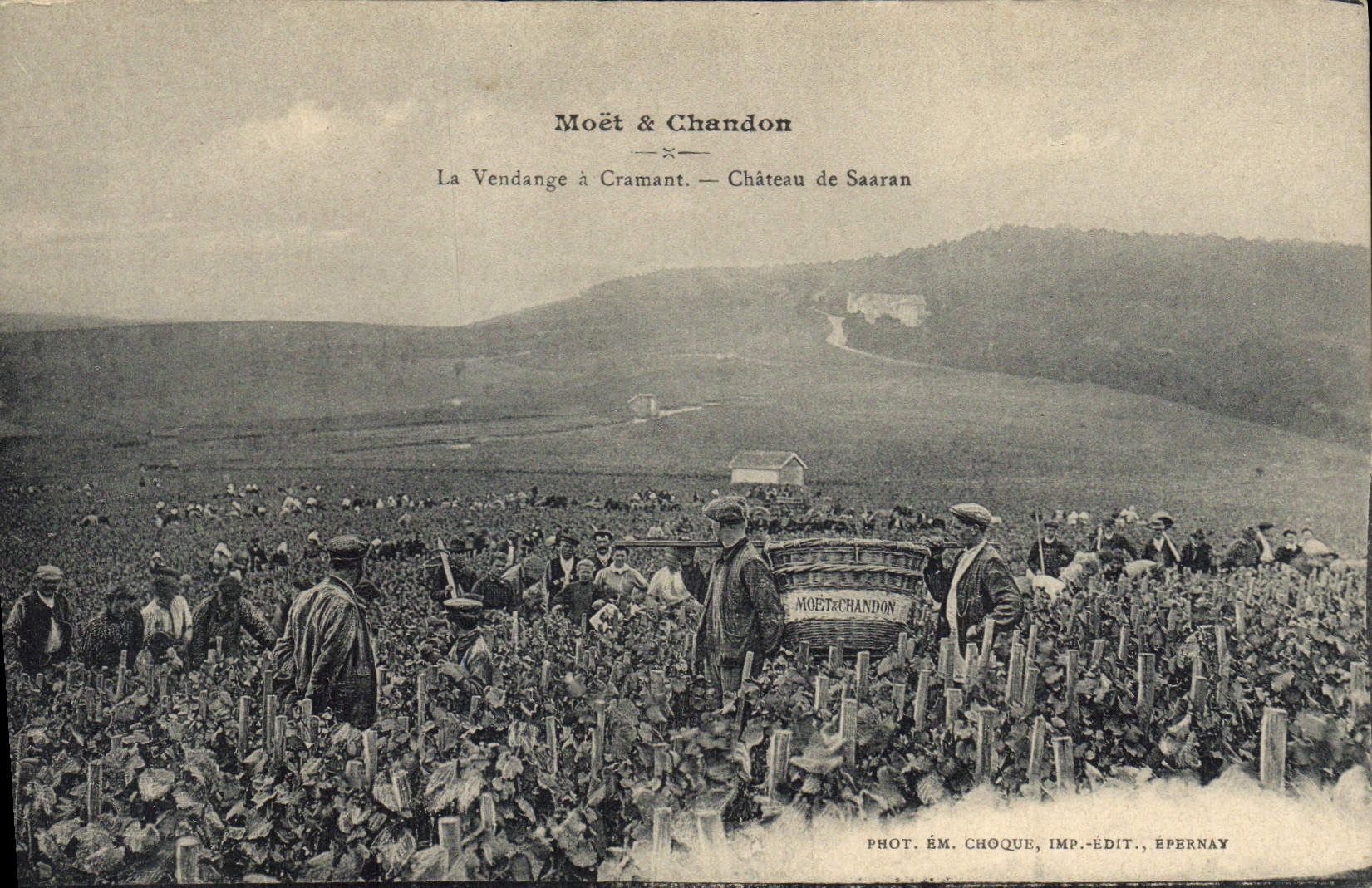 CPA Folklore Vin Vendange Champagne Moet & Chandon La vendange a Cramant Cahteau de Saaran