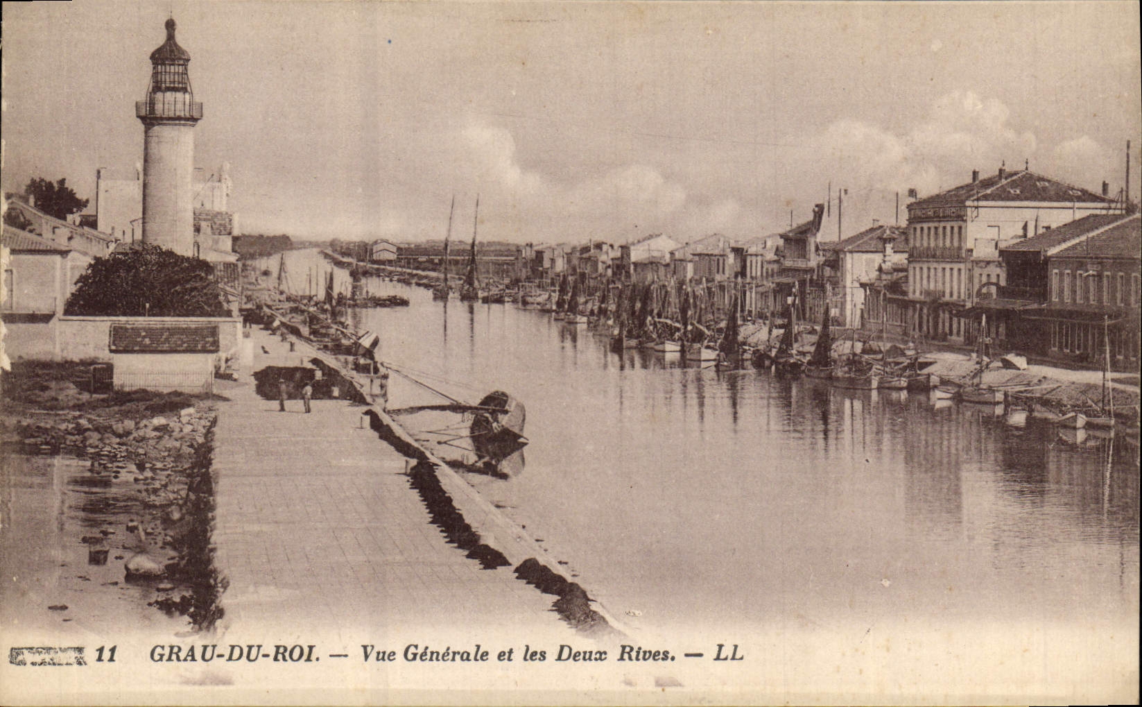 Vintage Postcard Grau Headlight of King Vue general and two banks