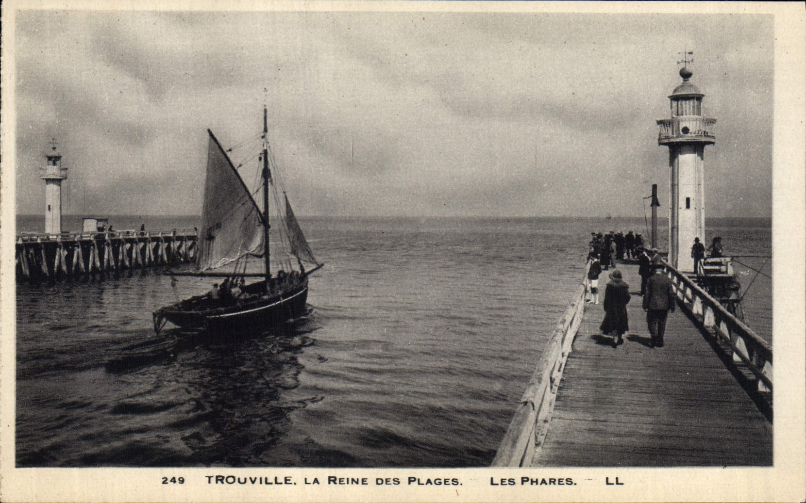 Vintage Postcard Trouville Headlight the queen of the beaches the headlights Boat